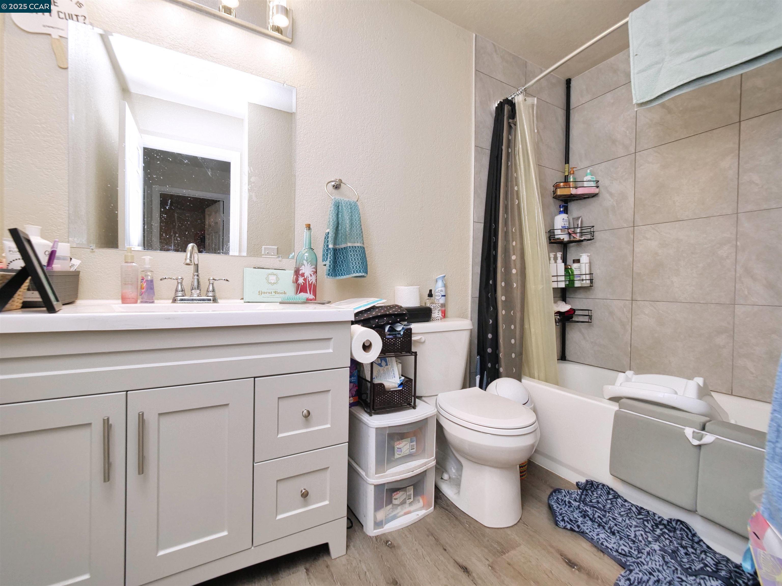 1755 Crestwood Avenue