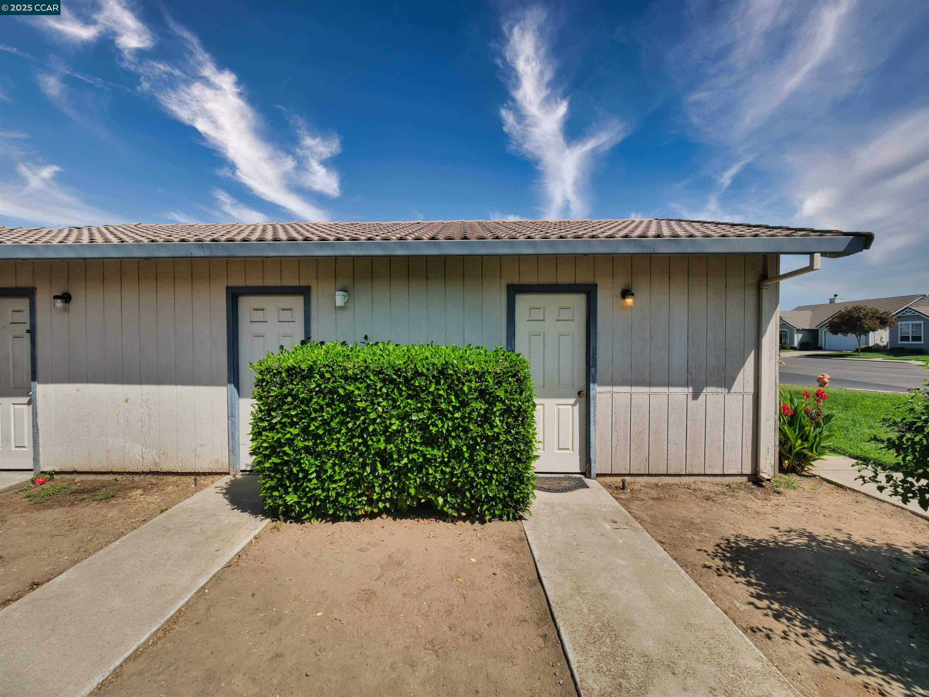 1755 Crestwood Avenue