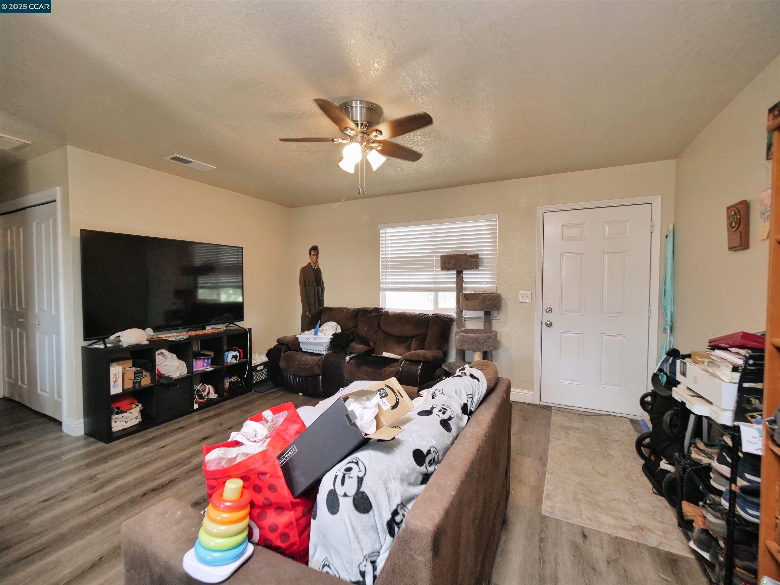 1755 Crestwood Avenue