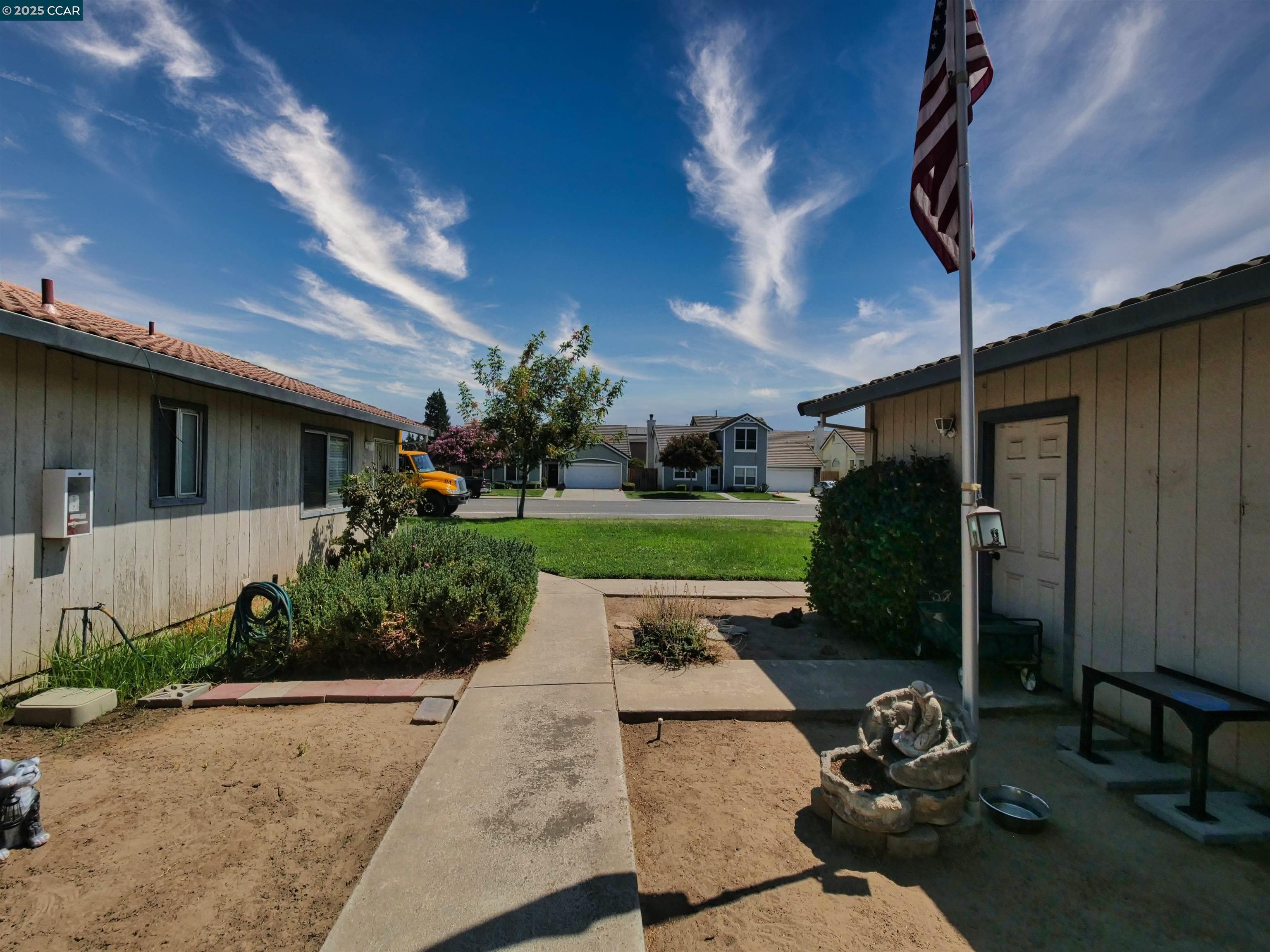 1807 Crestwood Avenue