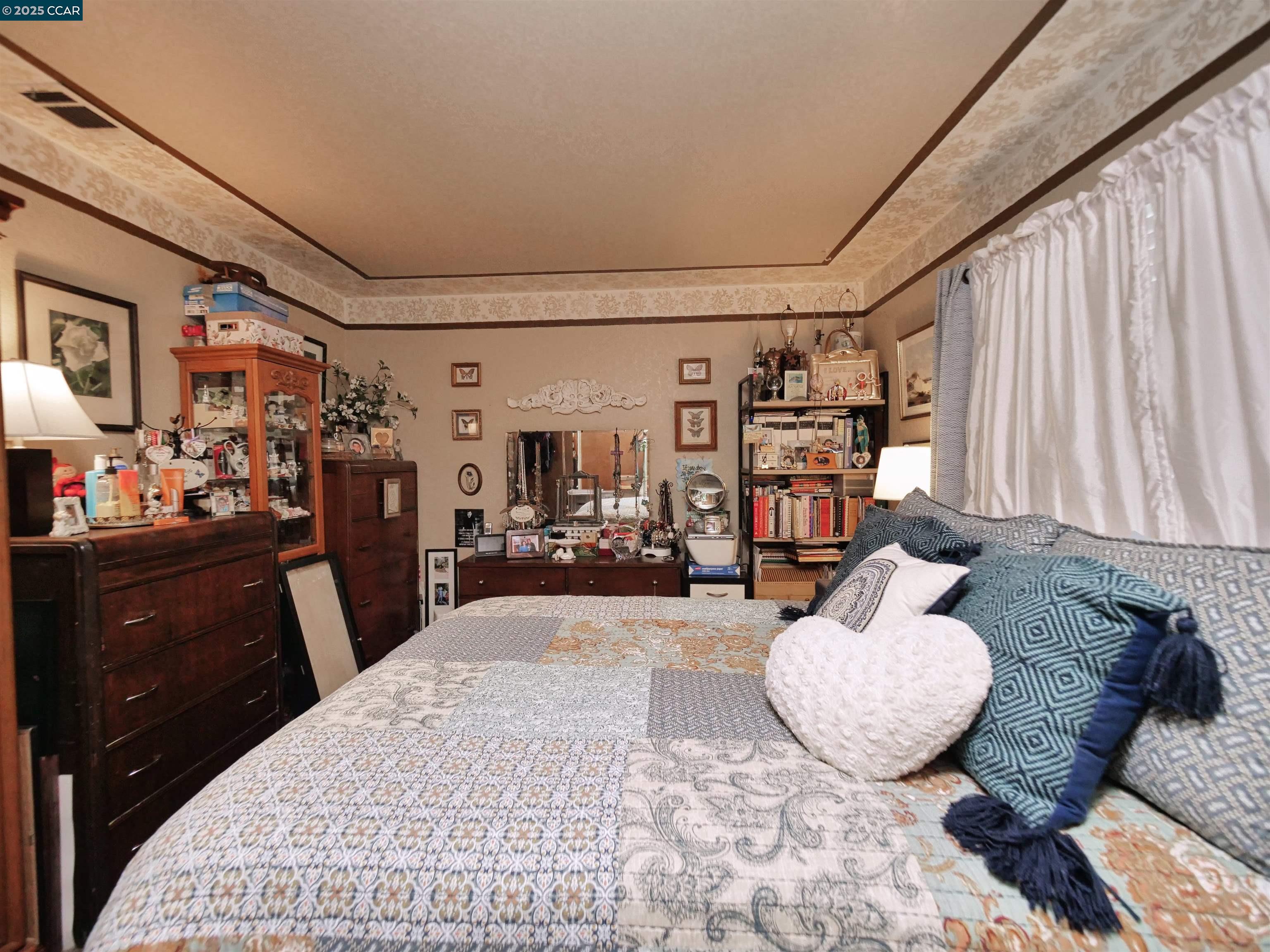 1807 Crestwood Avenue