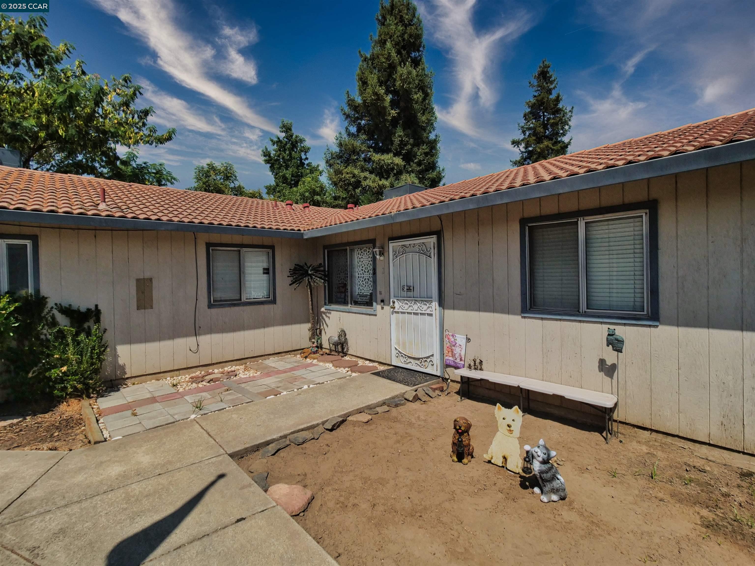 1807 Crestwood Avenue