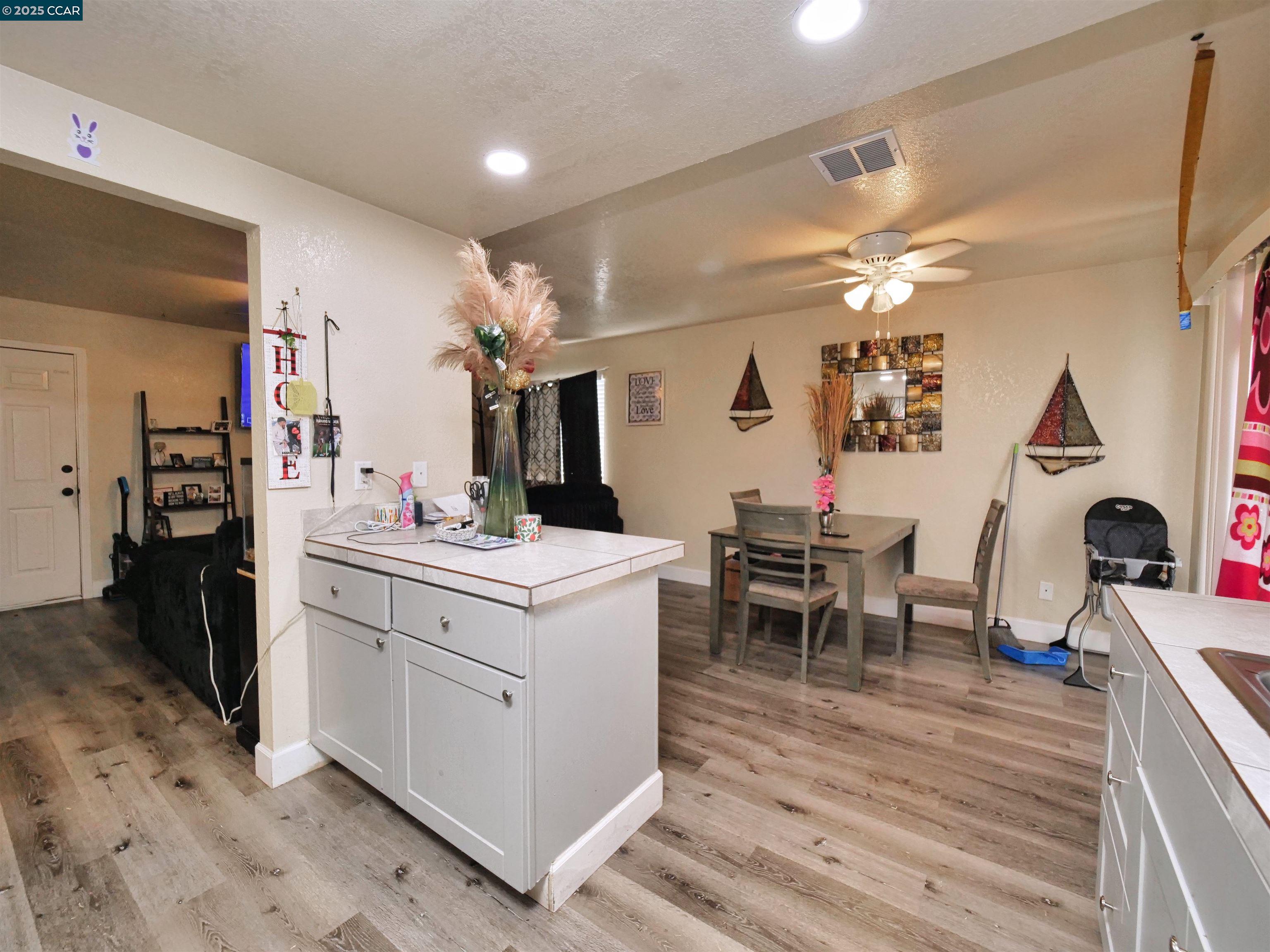 1807 Crestwood Avenue