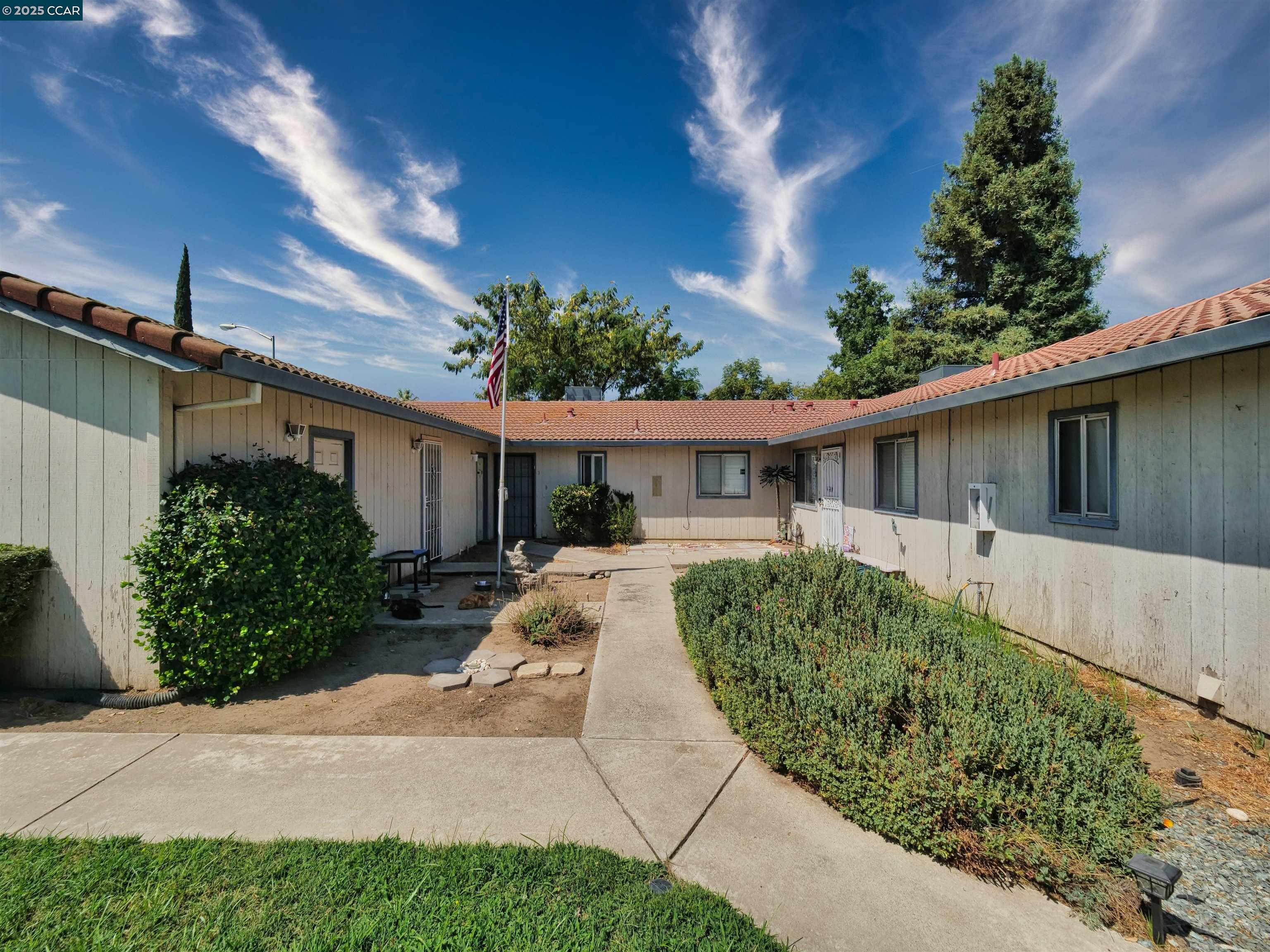 1807 Crestwood Avenue