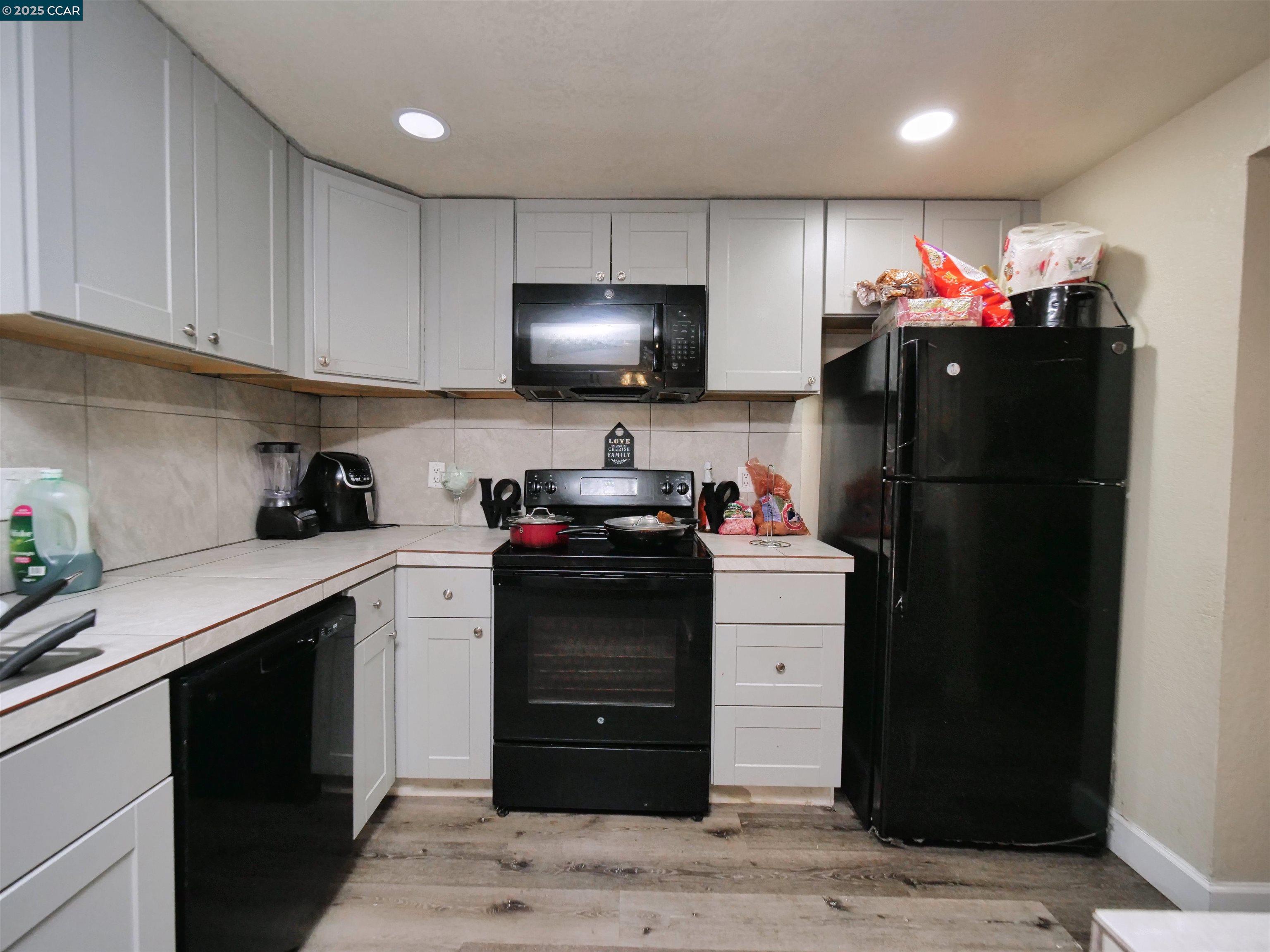 1807 Crestwood Avenue