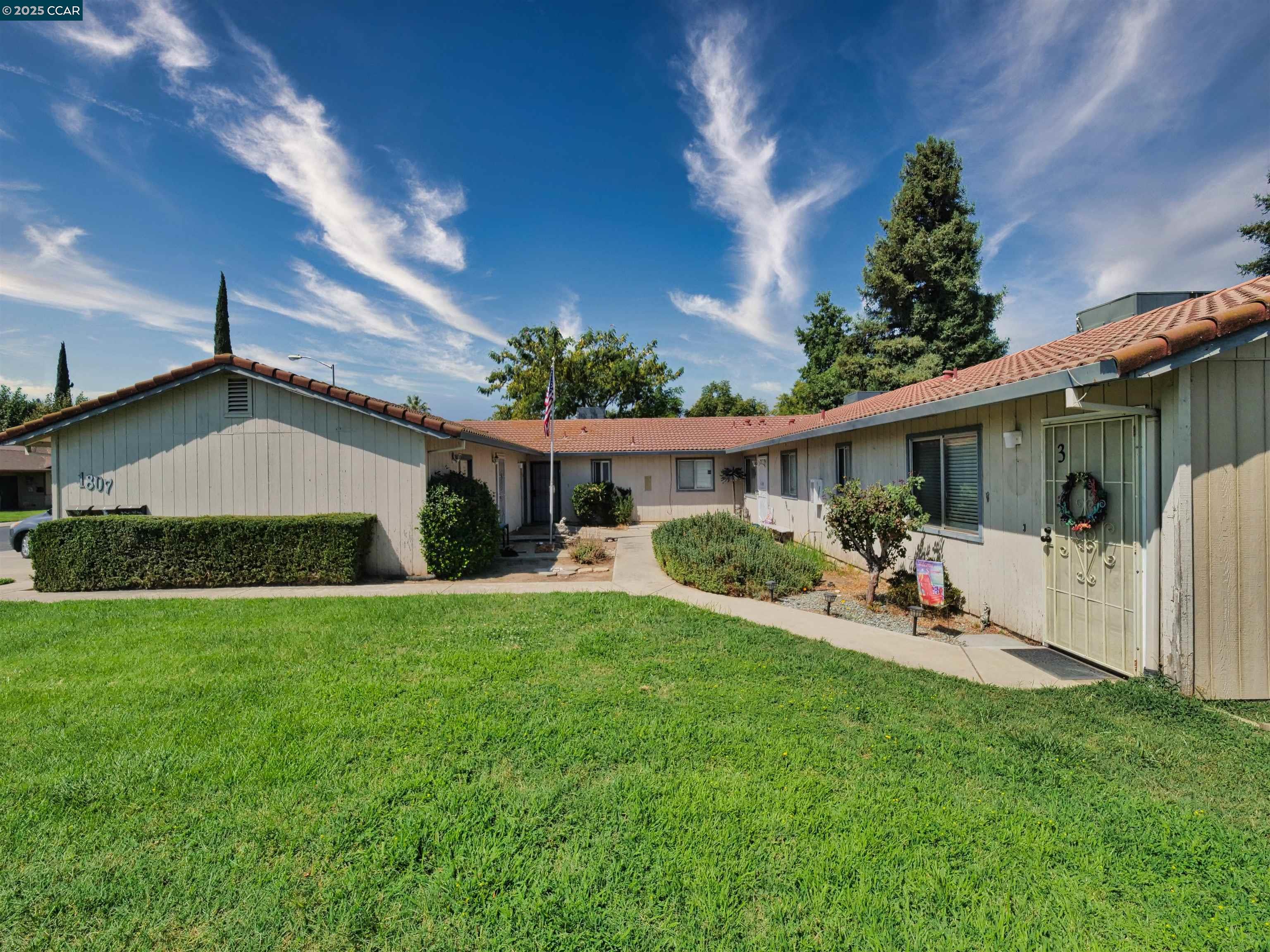 1807 Crestwood Avenue