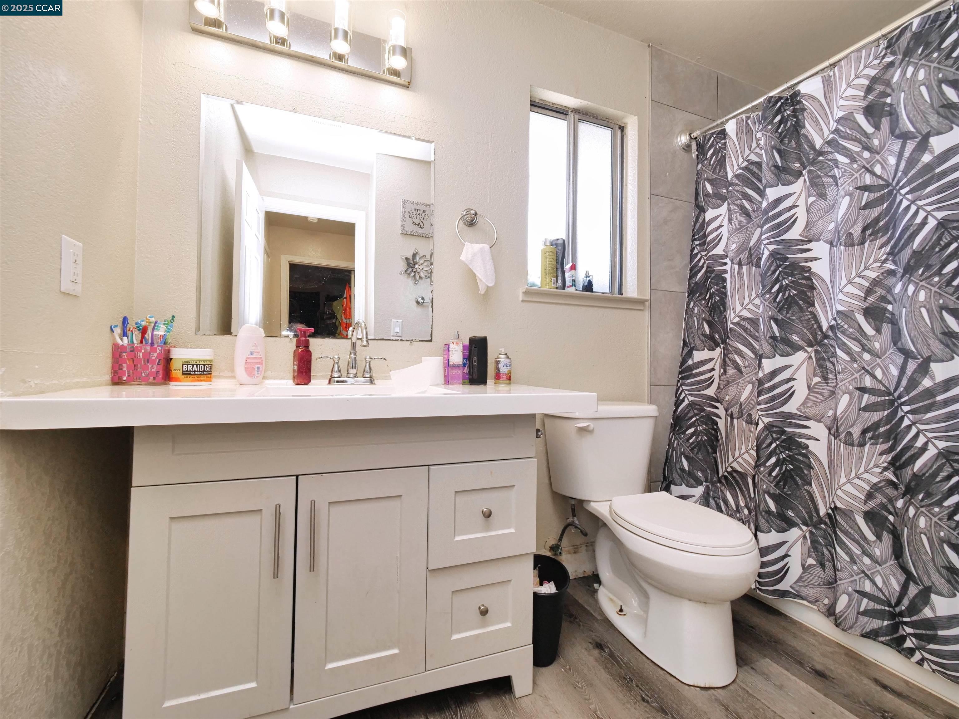 1807 Crestwood Avenue