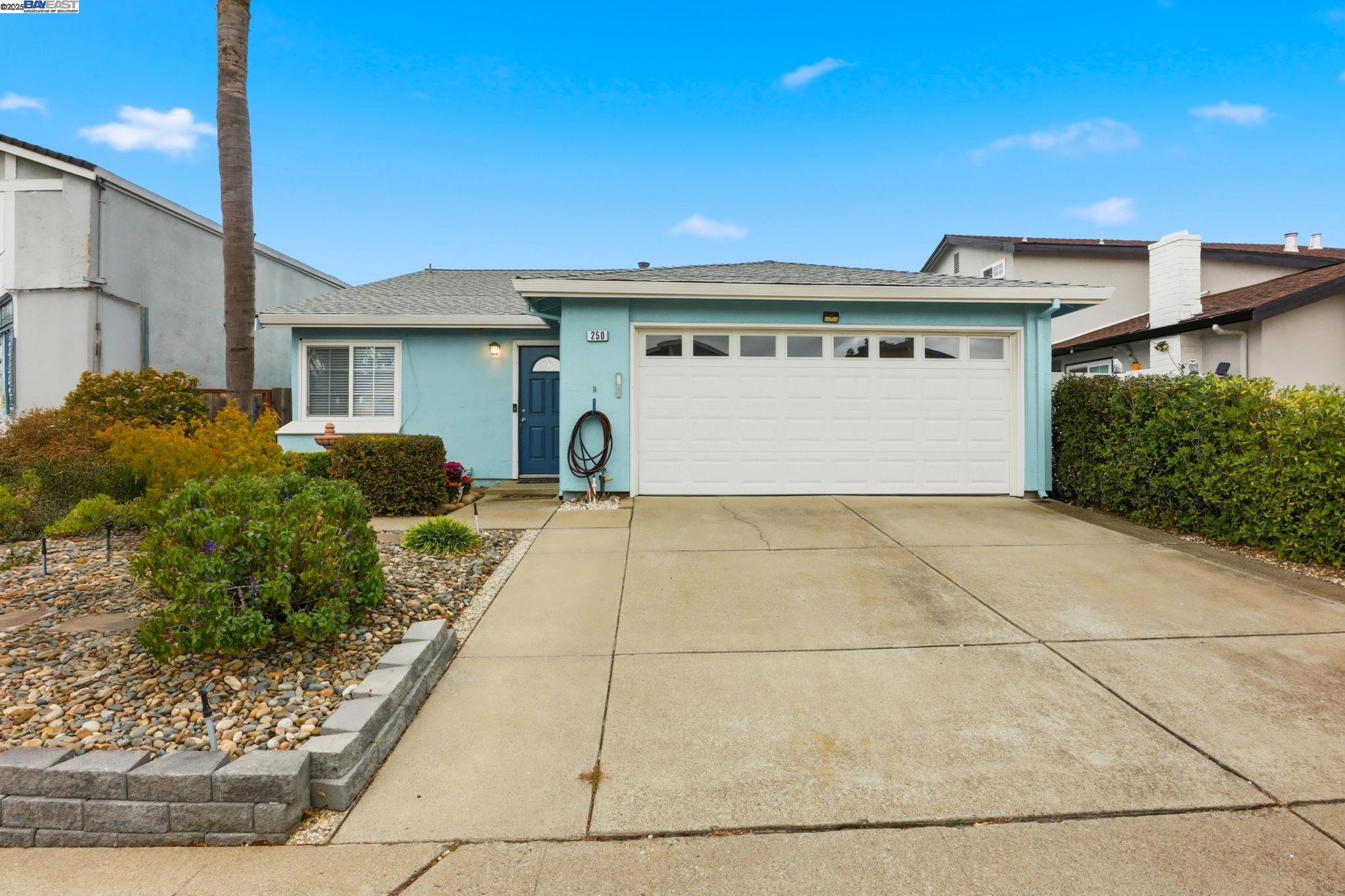250 Jacaranda Dr