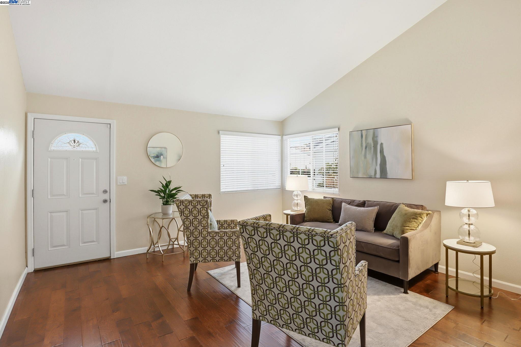 250 Jacaranda Dr