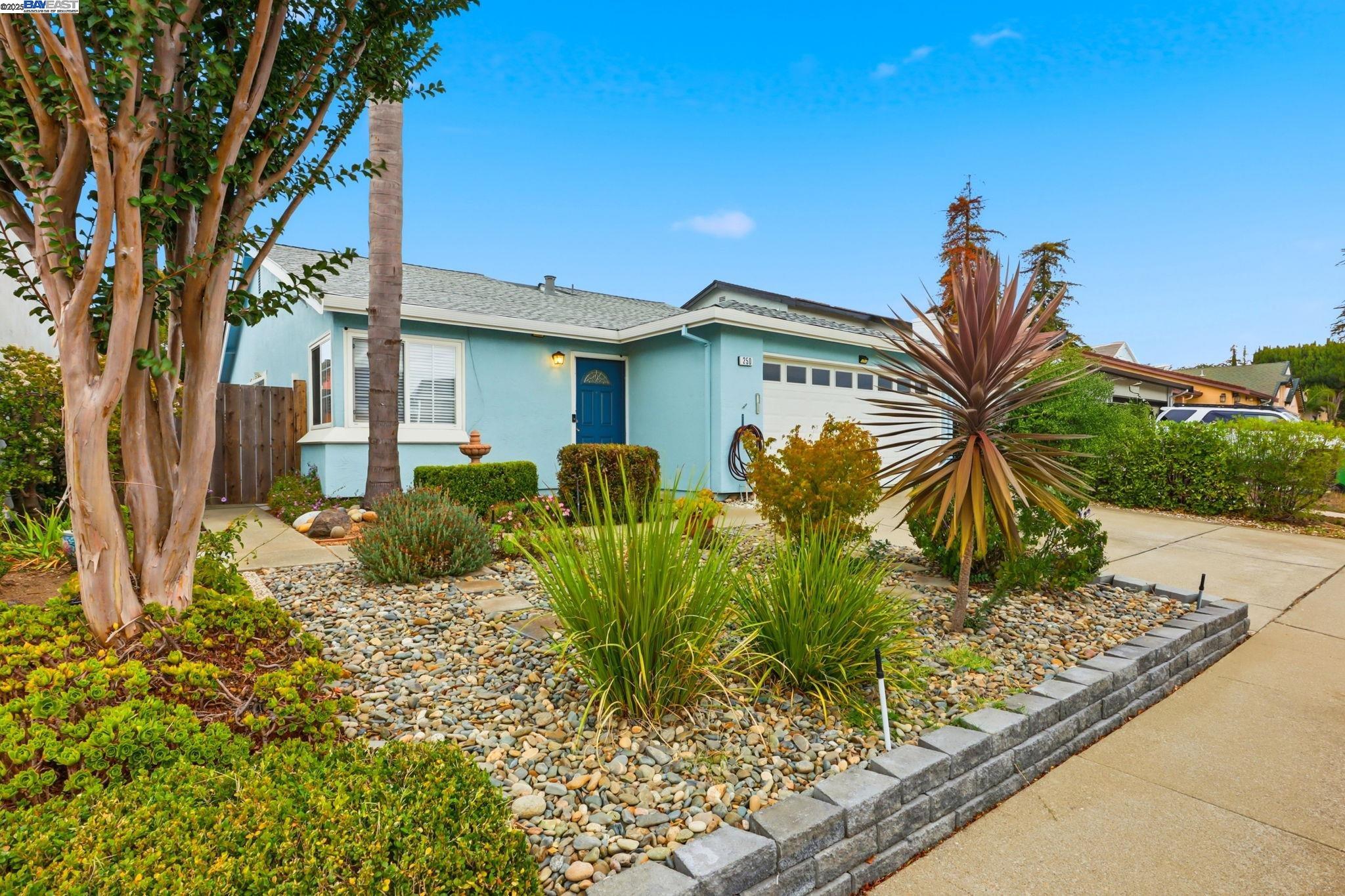 250 Jacaranda Dr