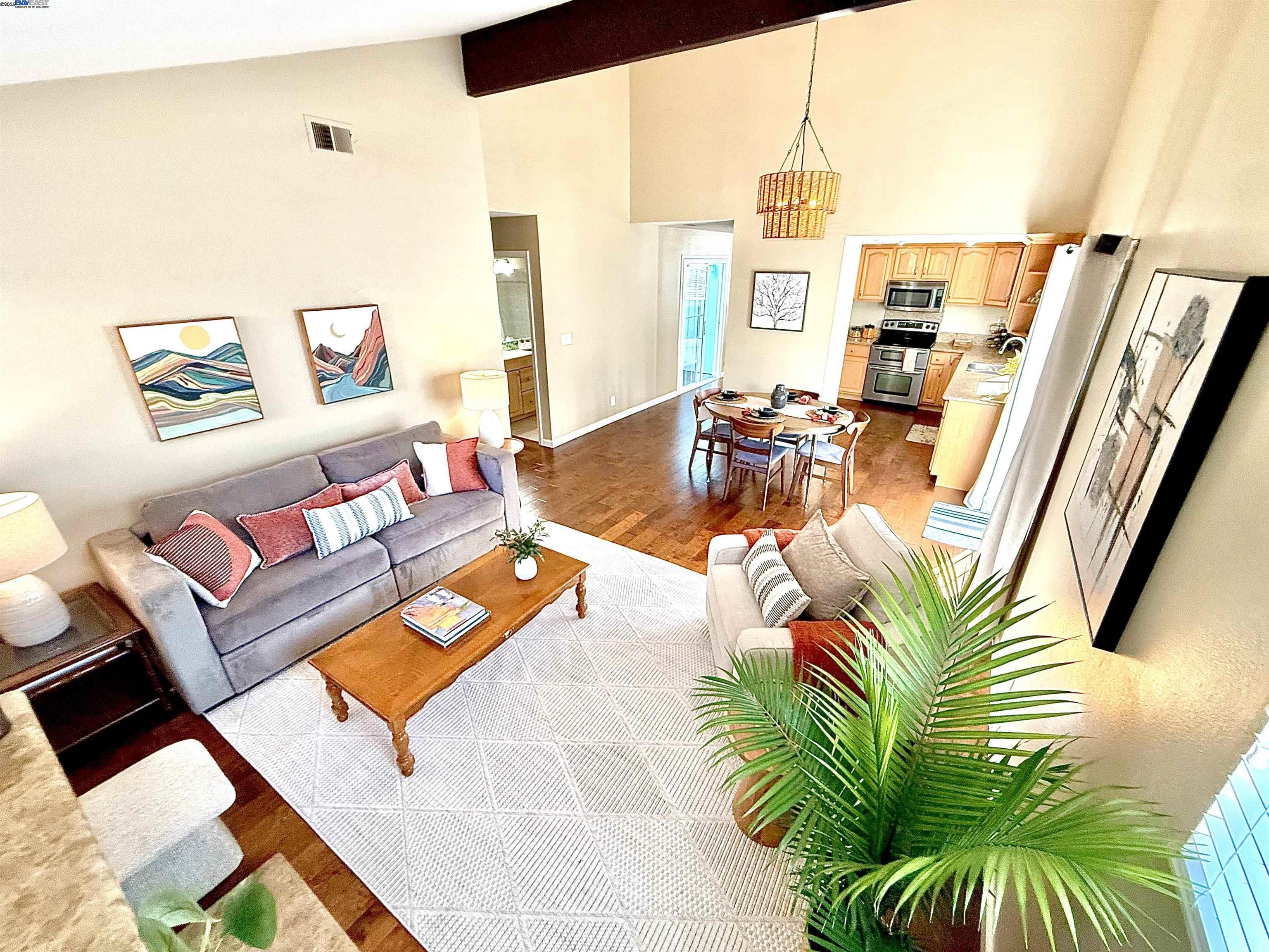 250 Jacaranda Dr