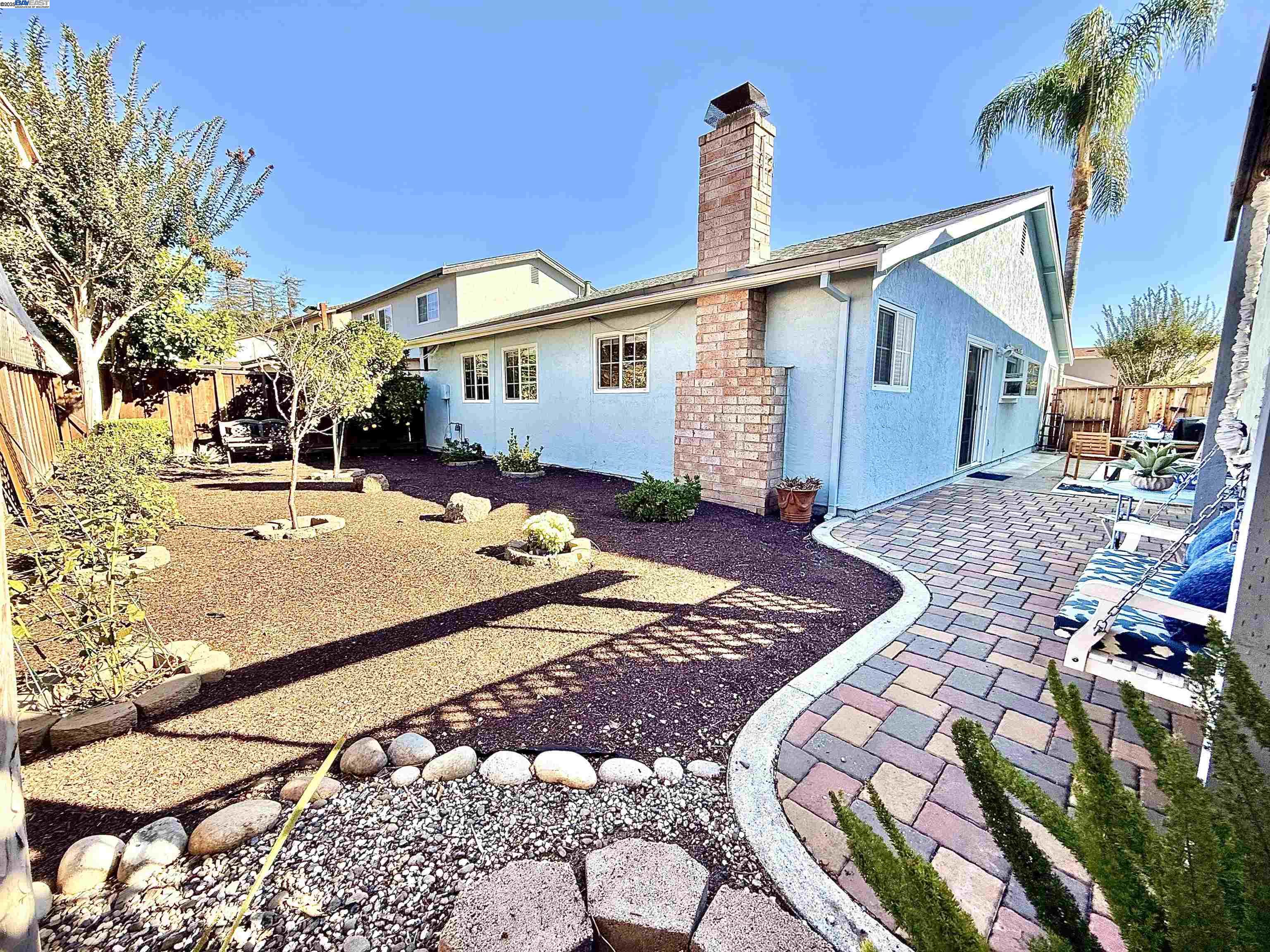 250 Jacaranda Dr