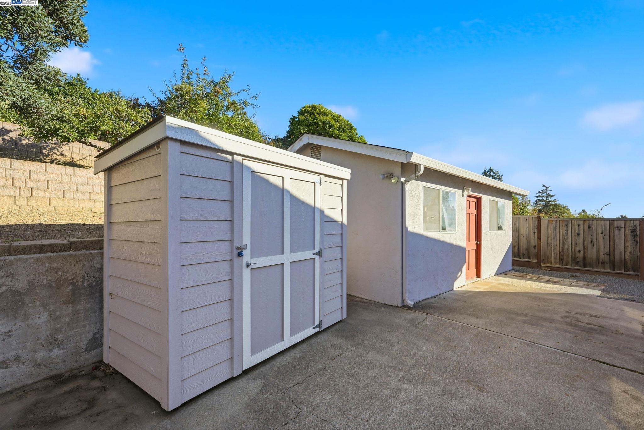 18660 E Cavendish Dr