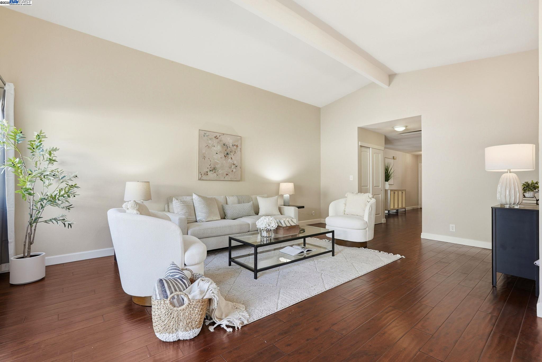 18660 E Cavendish Dr