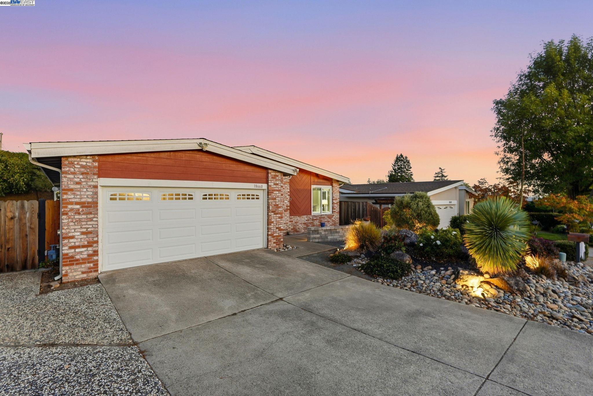 18660 E Cavendish Dr