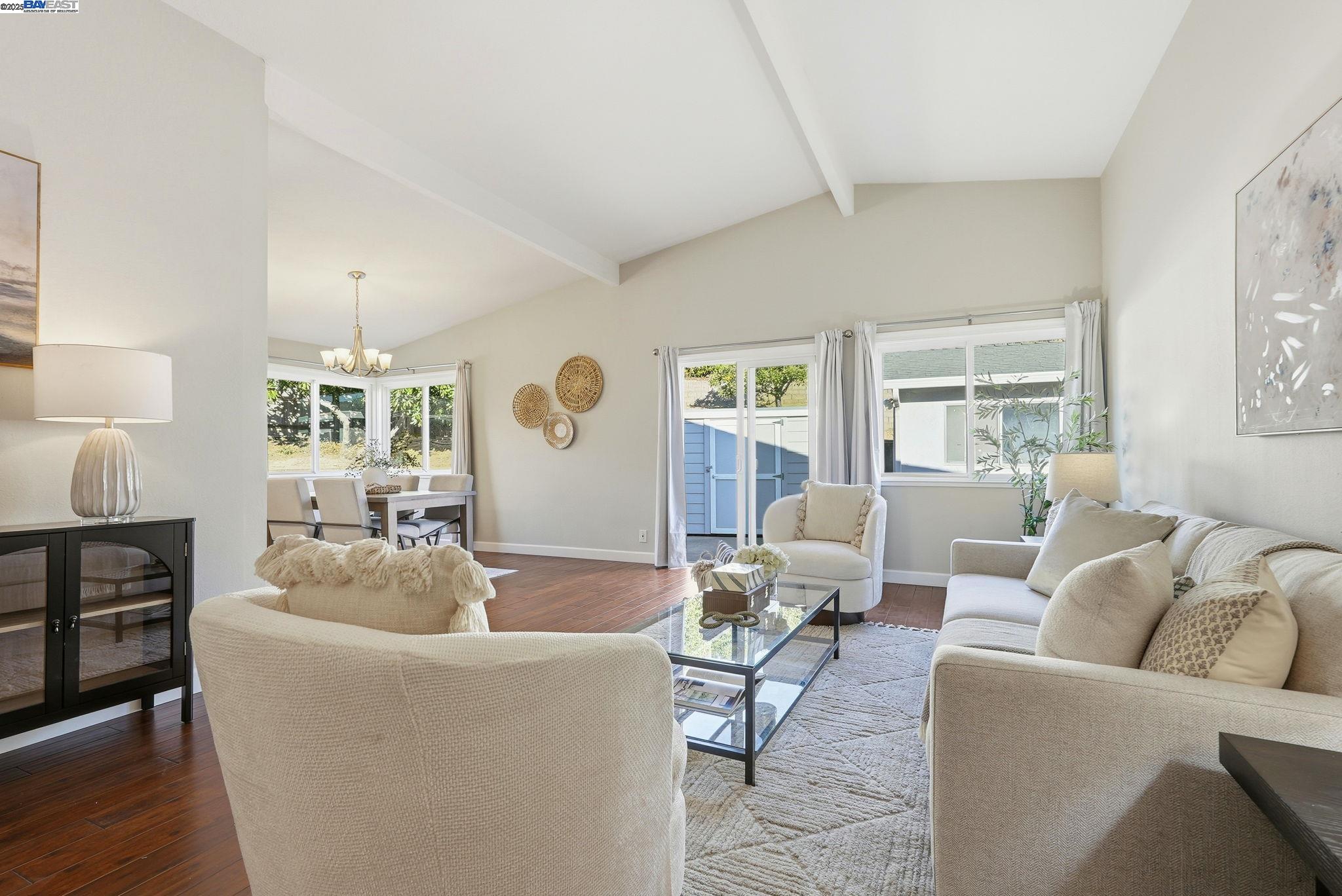 18660 E Cavendish Dr