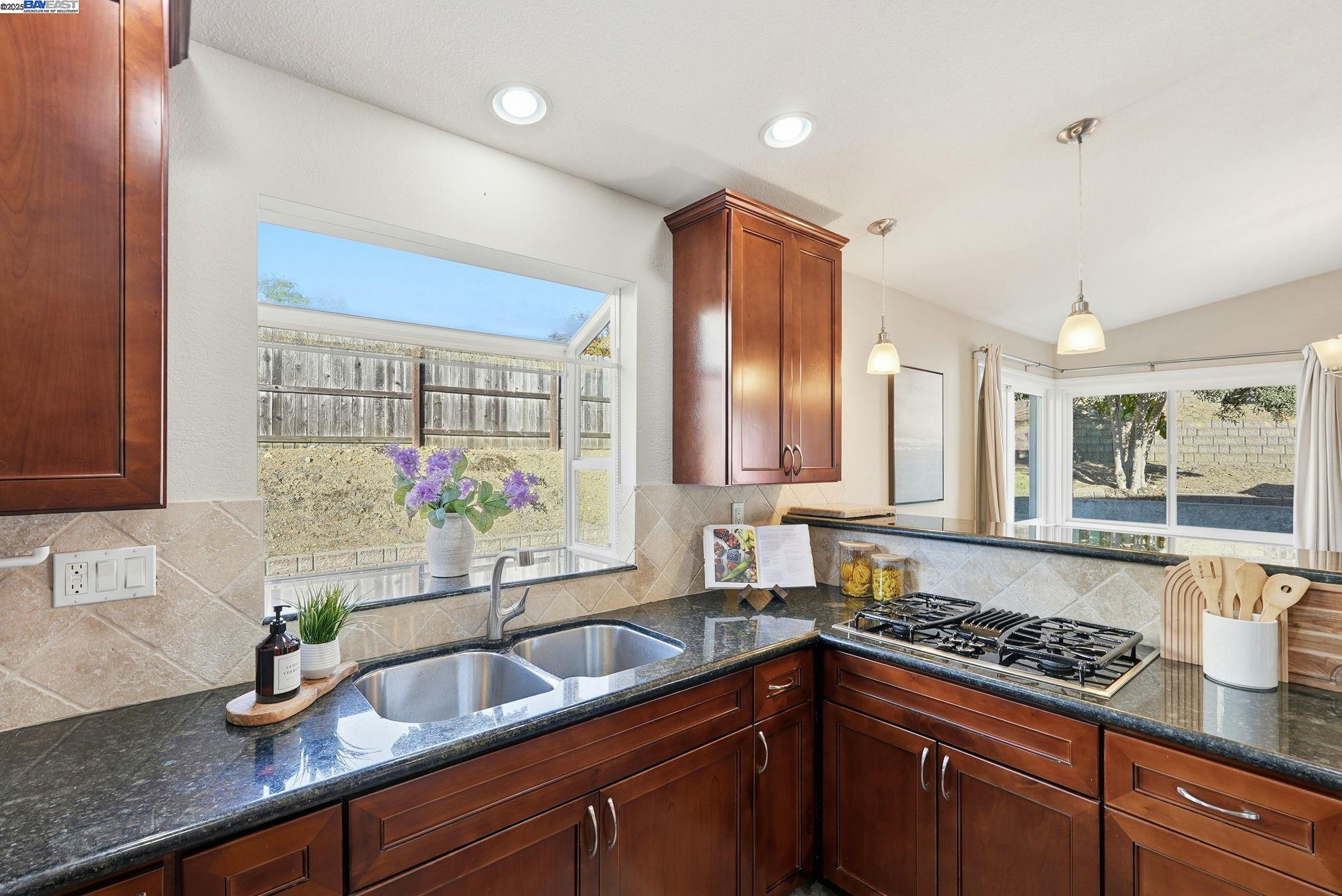 18660 E Cavendish Dr