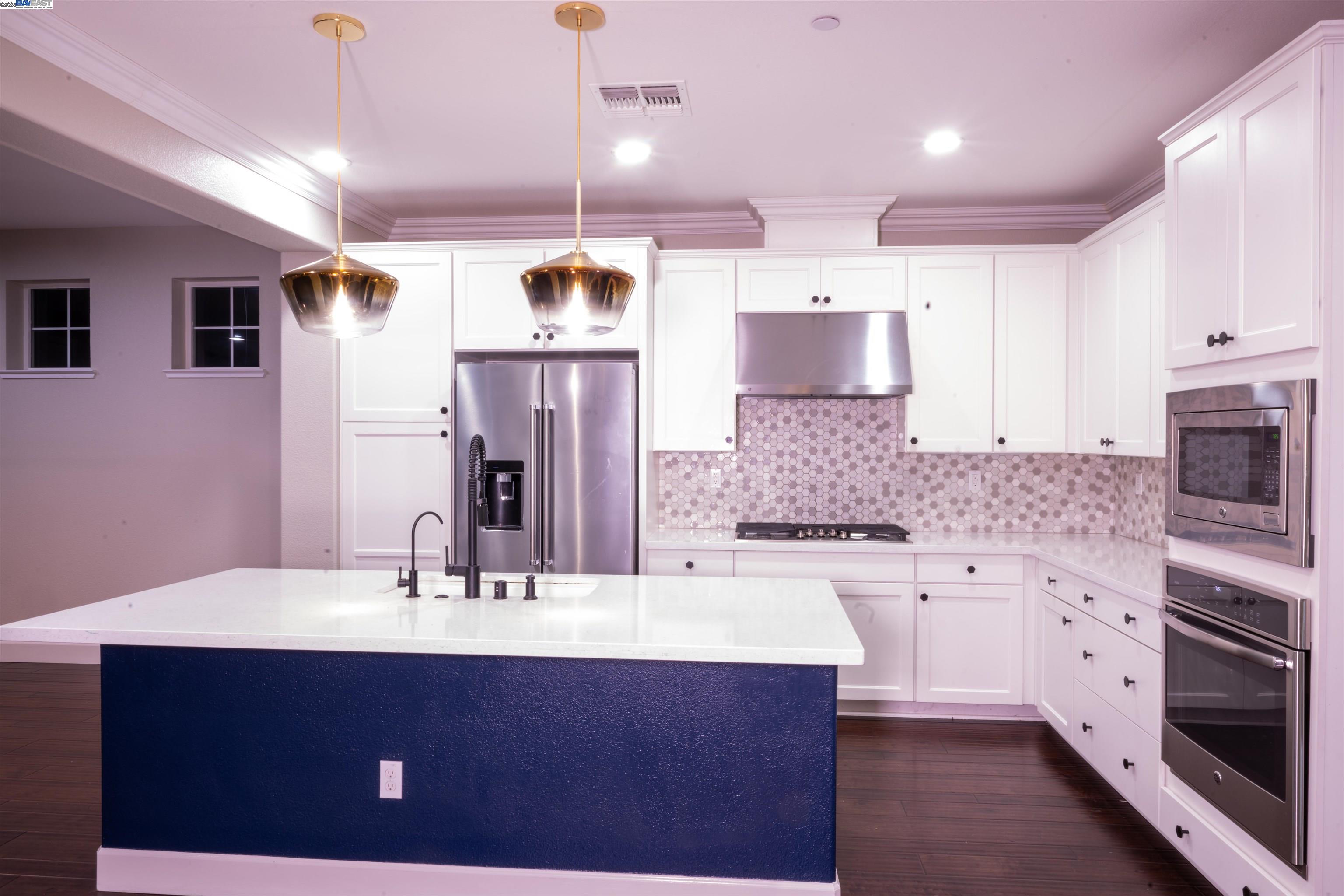 7212 MOUNT VEEDER ROAD