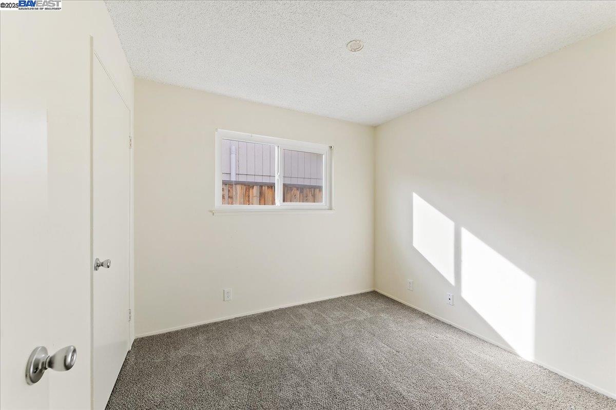 5569 Idlewild Ave