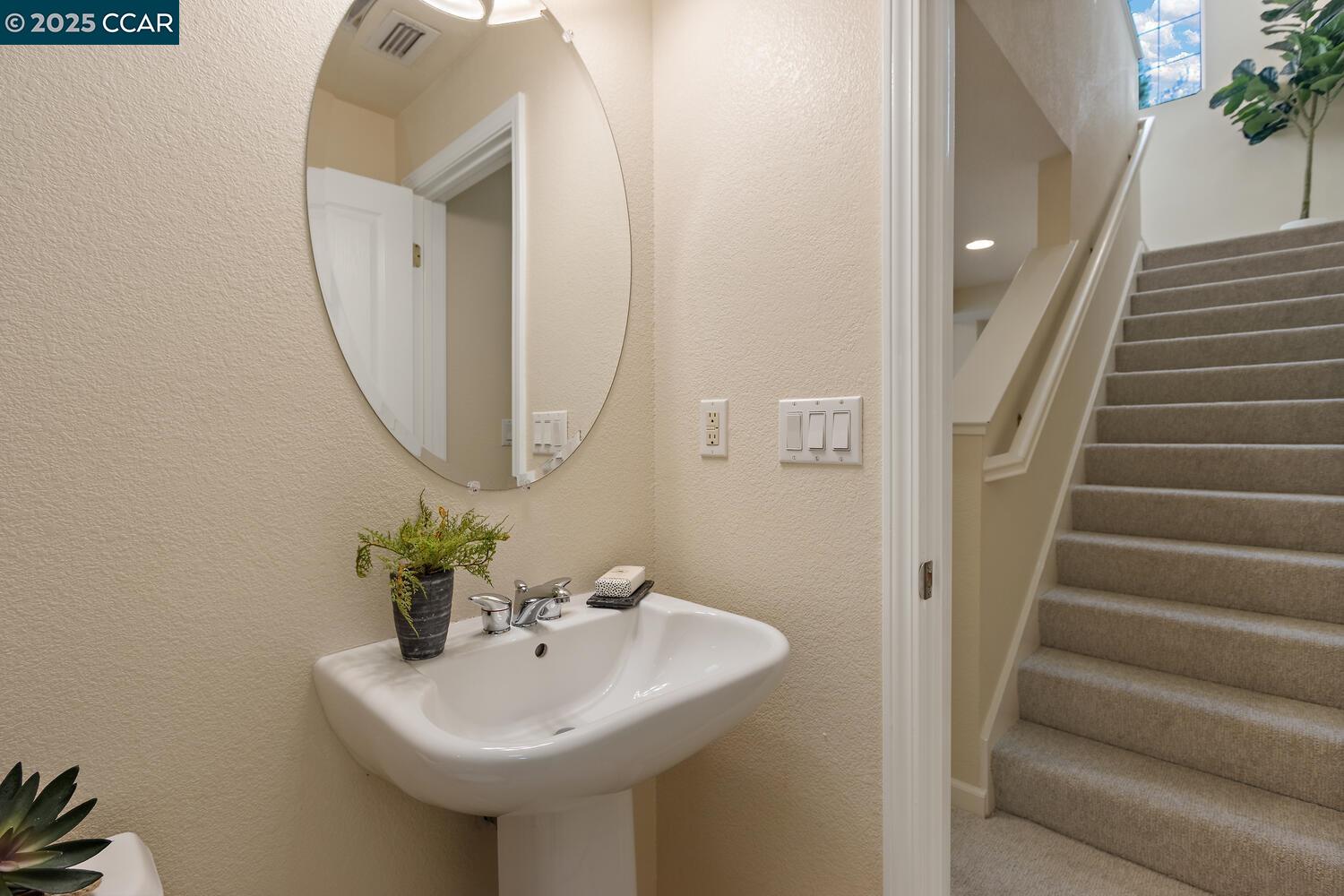 31 Picasso Ct
