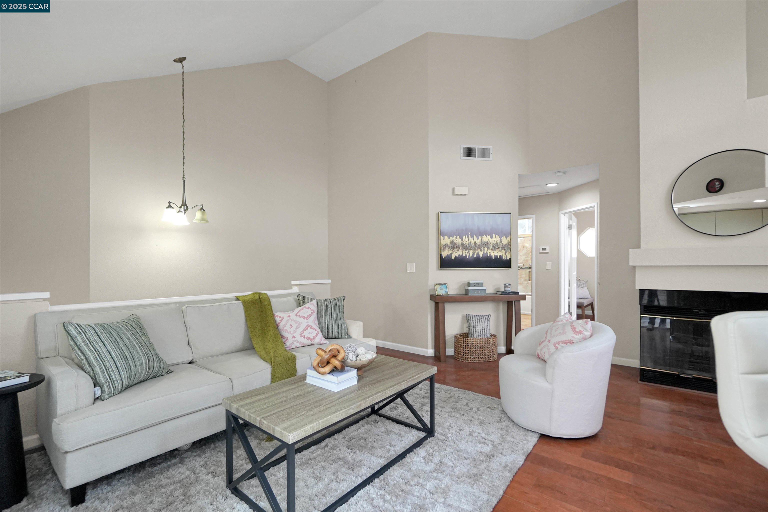 408 Lighthouse Ct