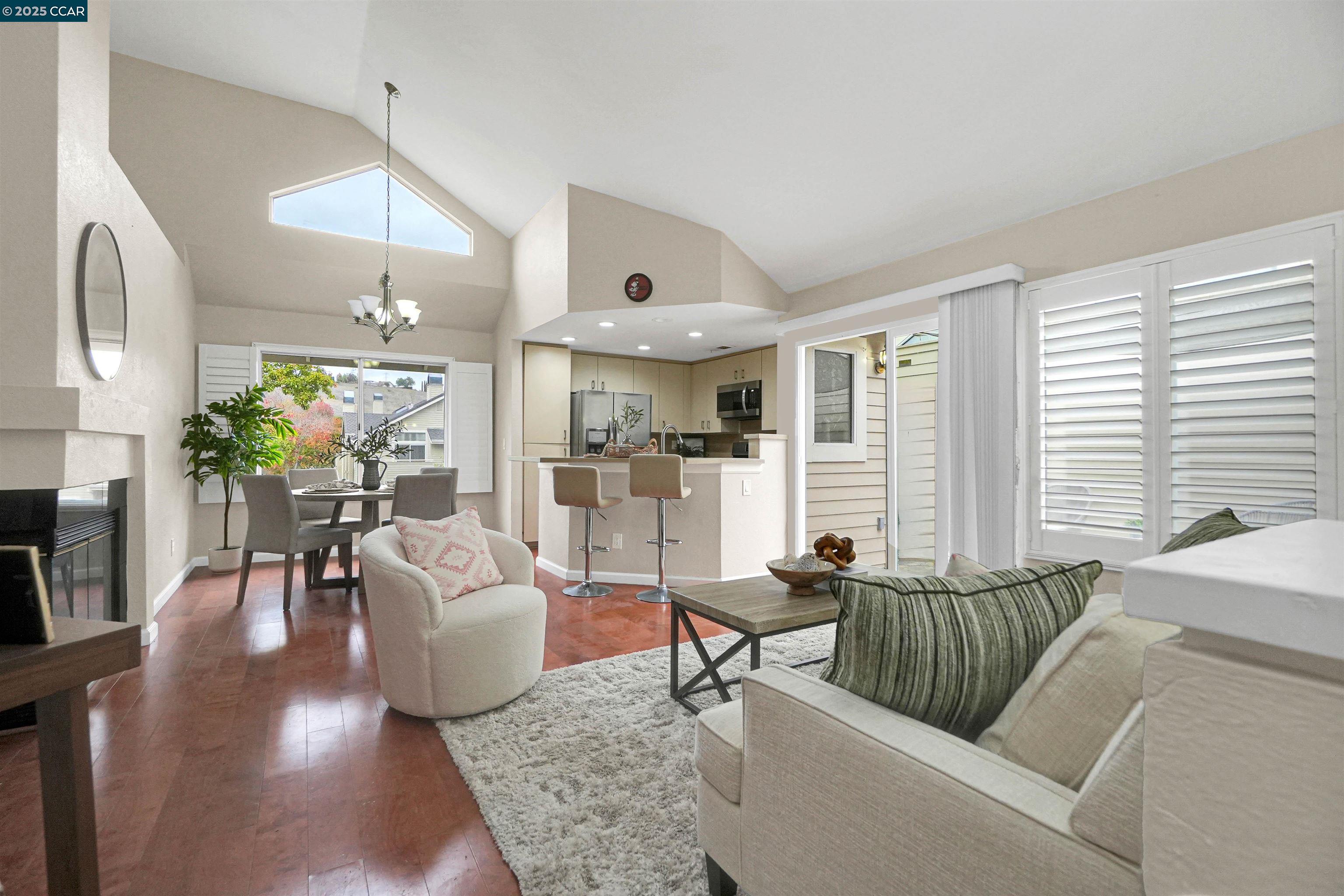 408 Lighthouse Ct