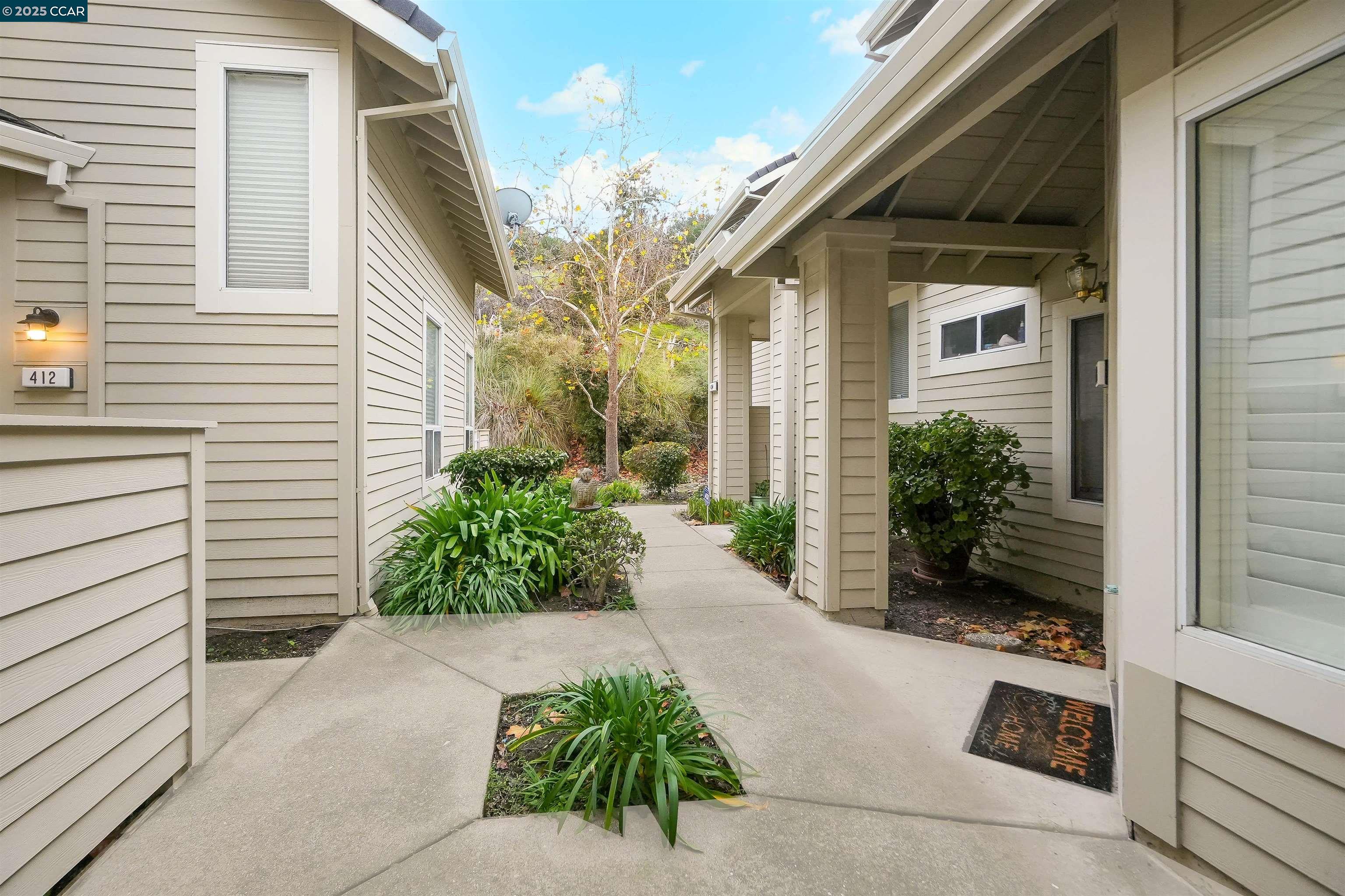 408 Lighthouse Ct