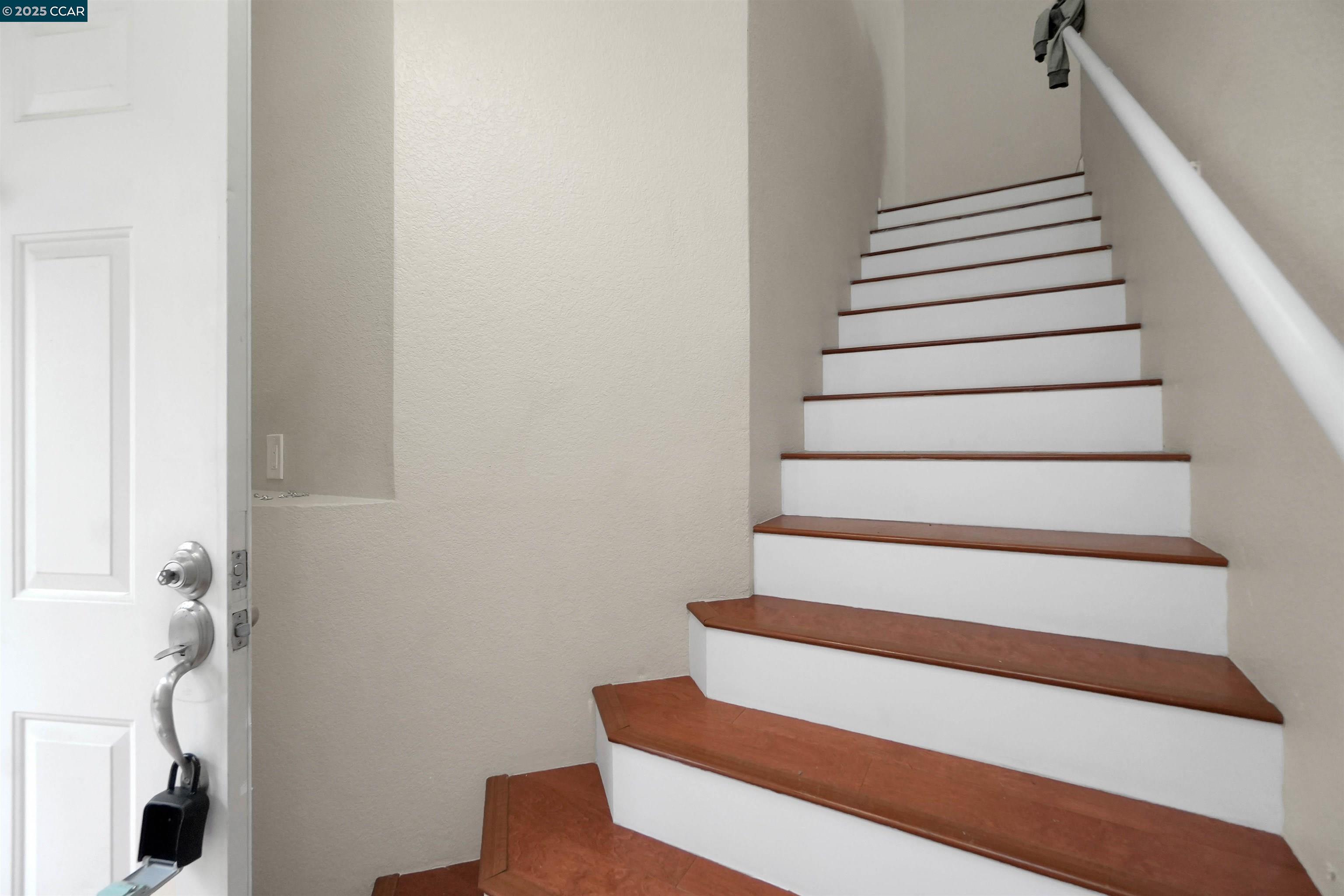 408 Lighthouse Ct