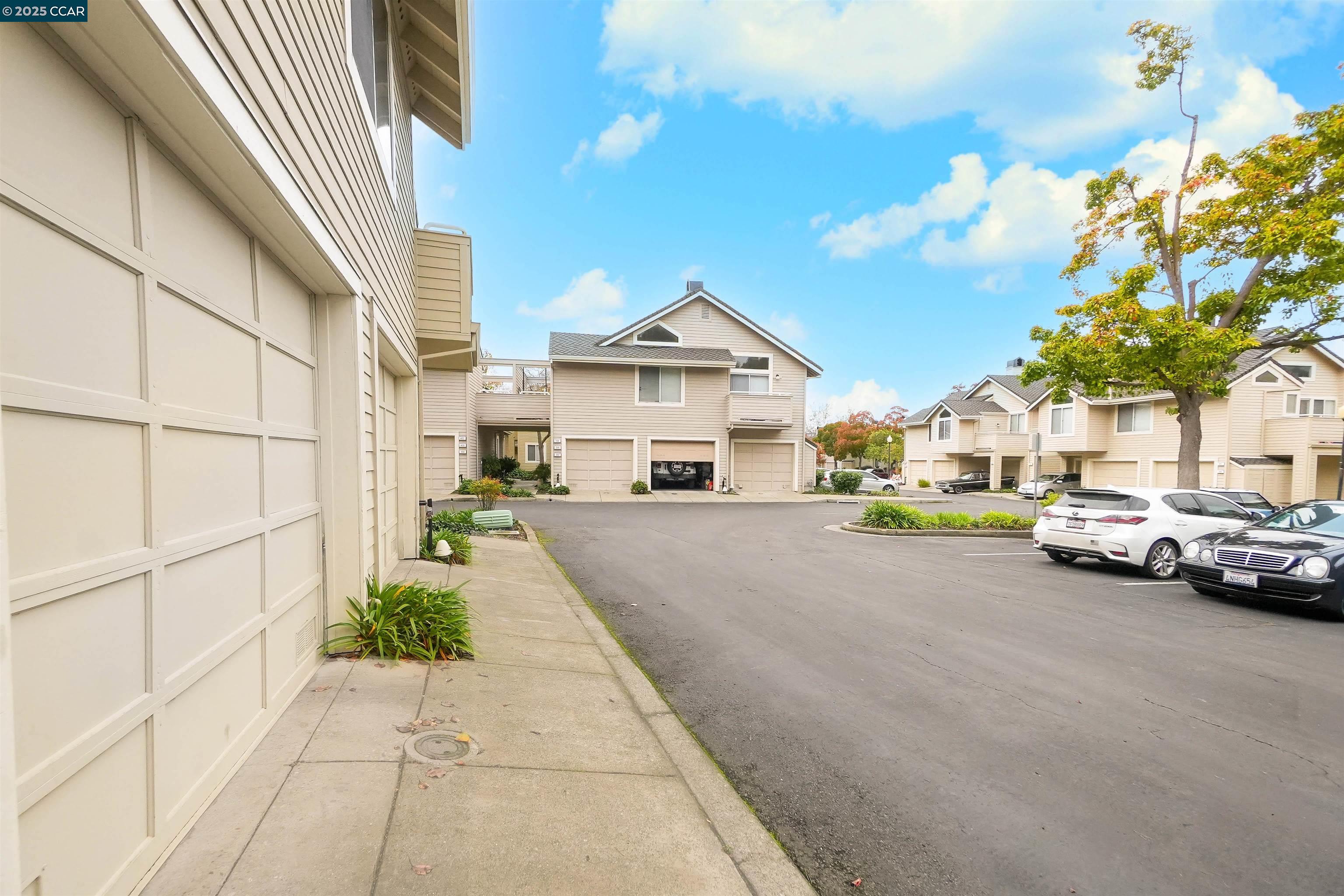 408 Lighthouse Ct
