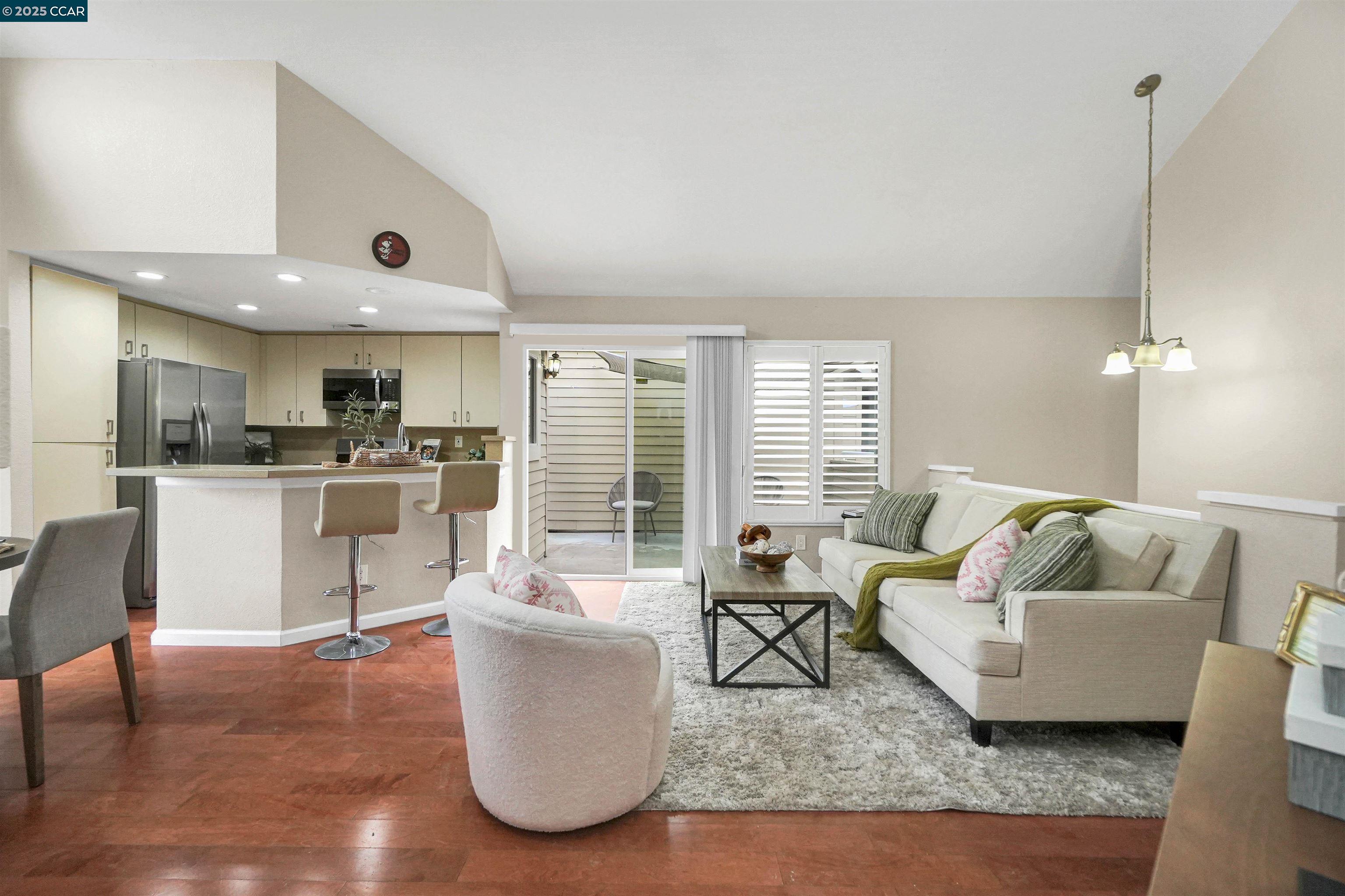 408 Lighthouse Ct