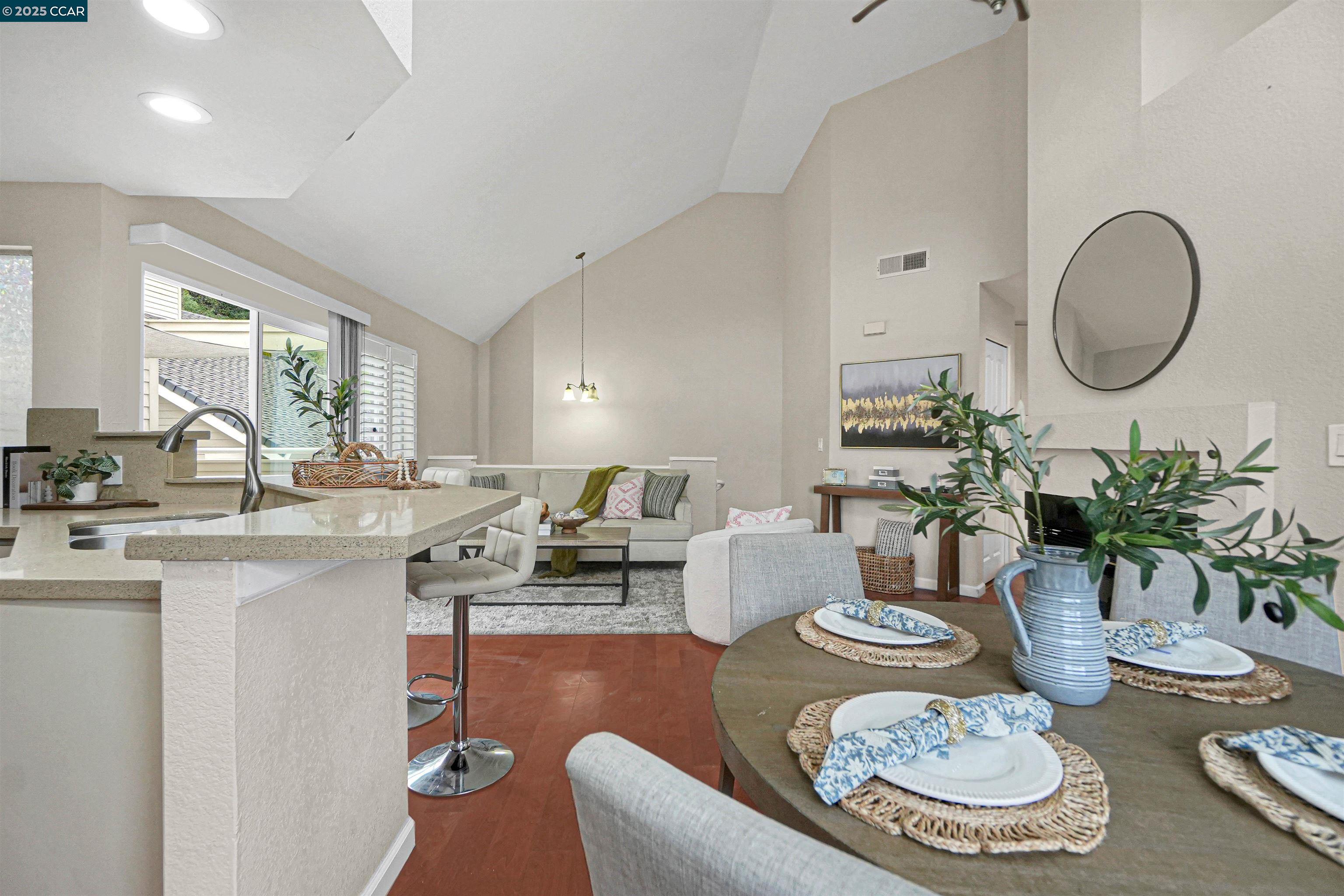 408 Lighthouse Ct