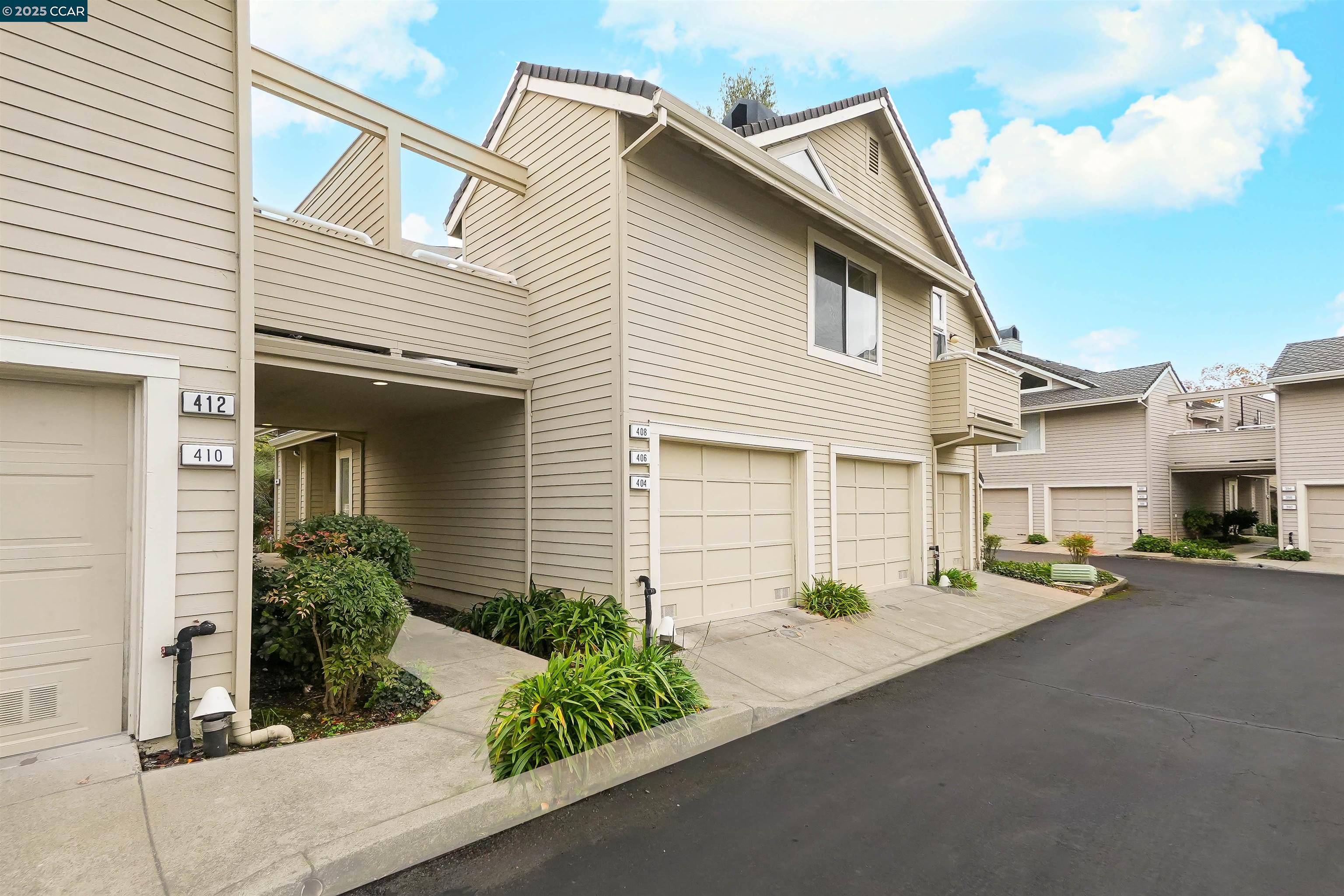 408 Lighthouse Ct