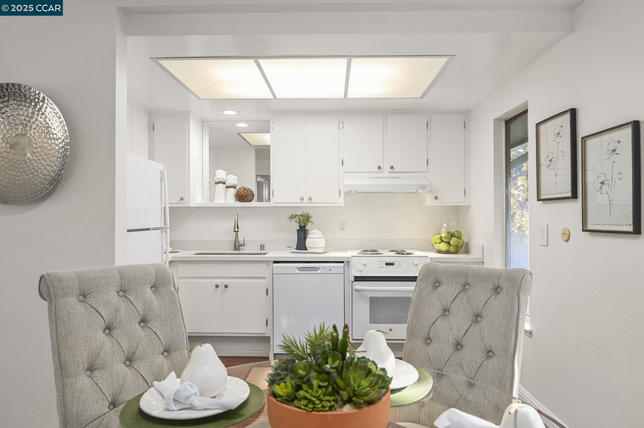 3465 Tice Creek Dr # 4 Unit: #4