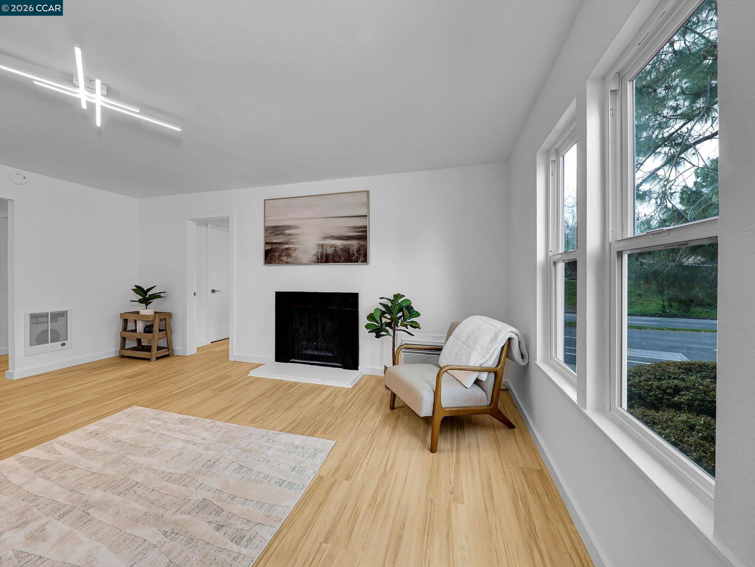 375 Camelback Rd # 23