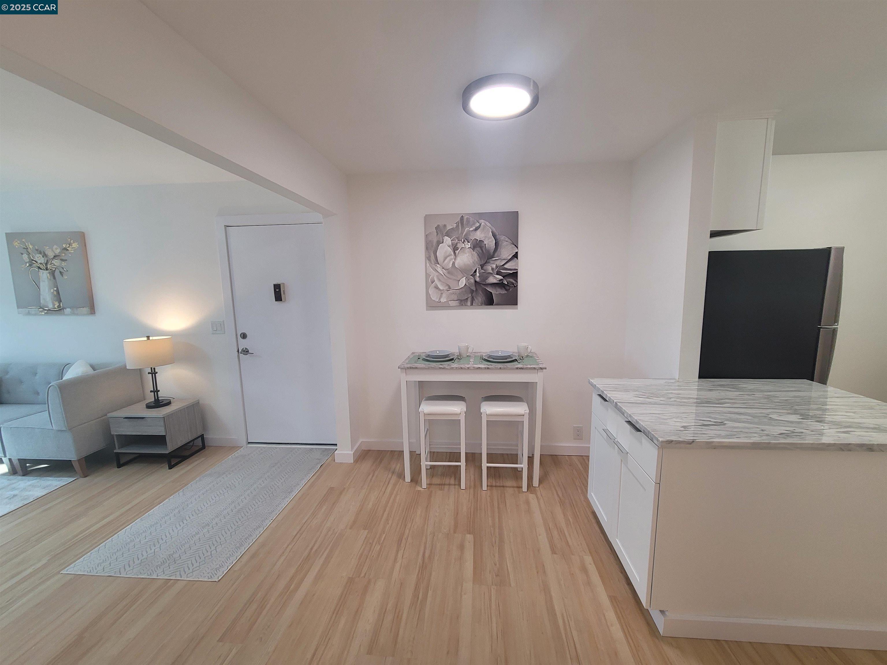 375 Camelback Rd # 23