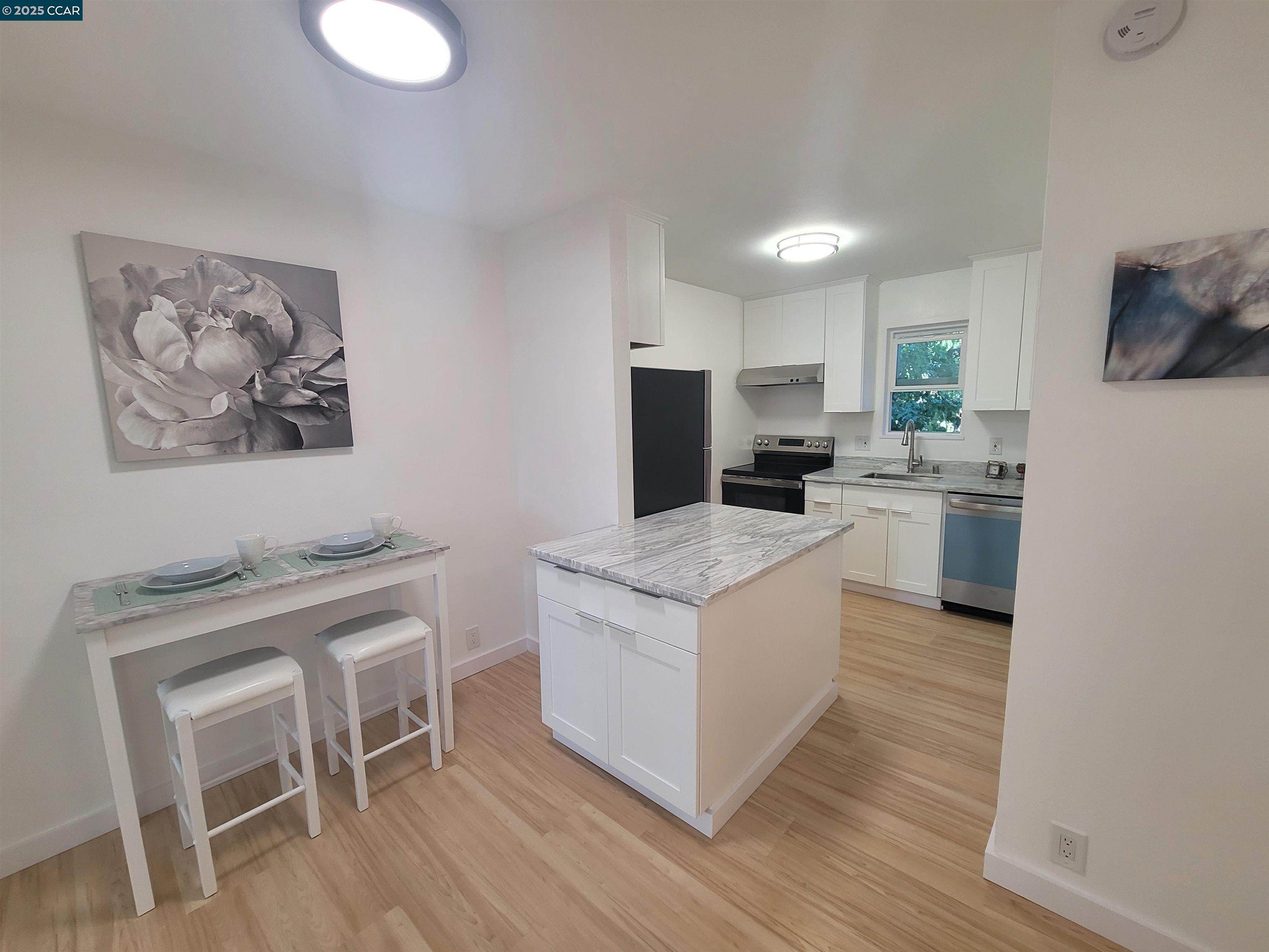 375 Camelback Rd # 23