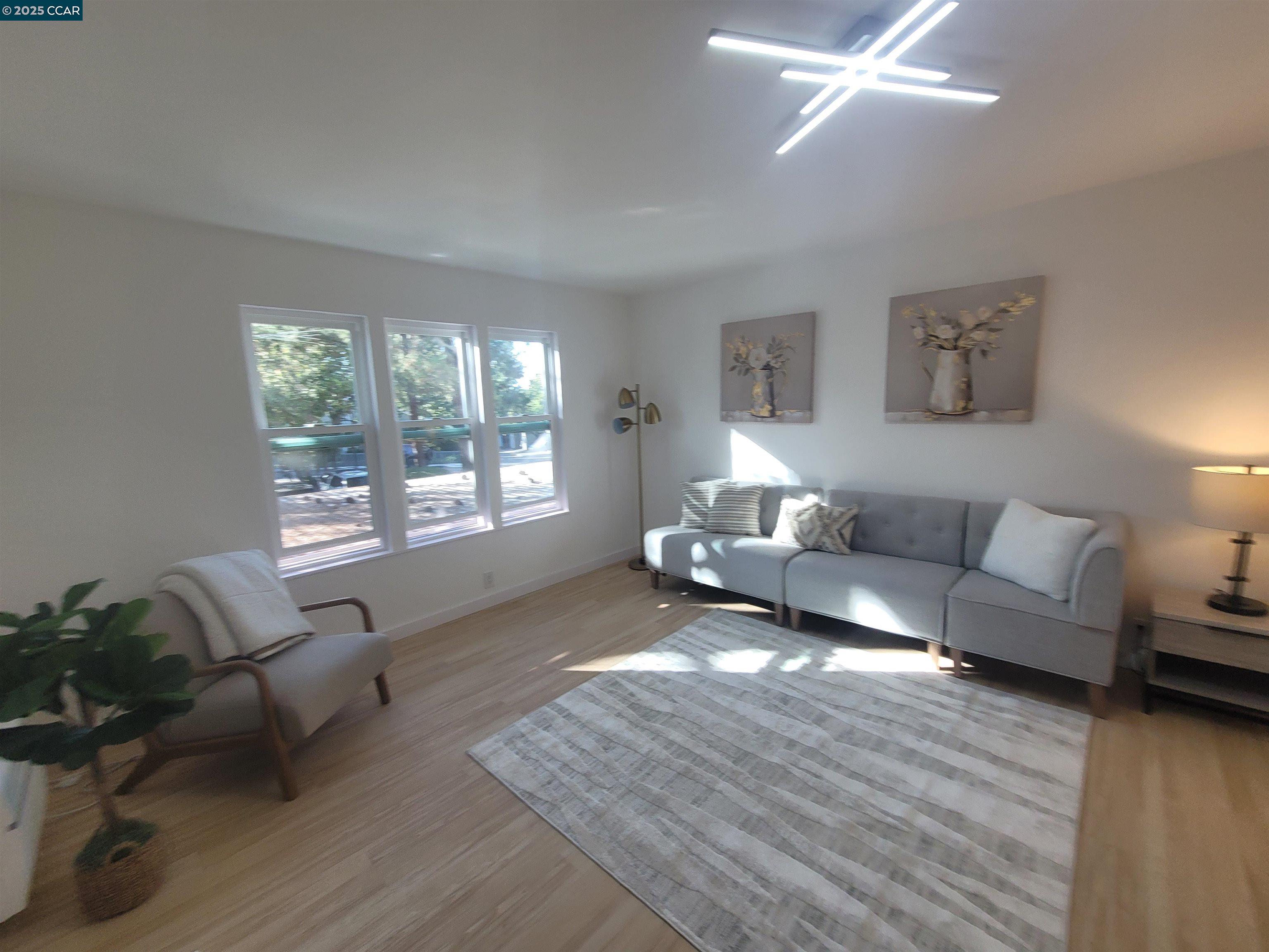 375 Camelback Rd # 23