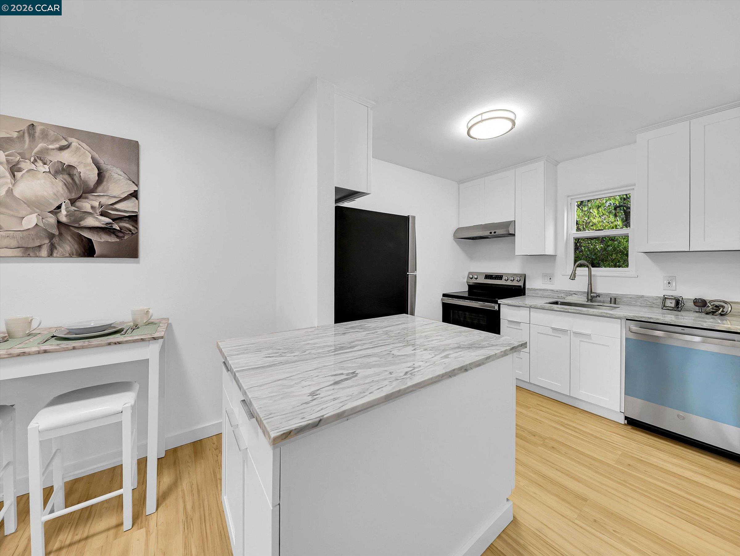 375 Camelback Rd # 23