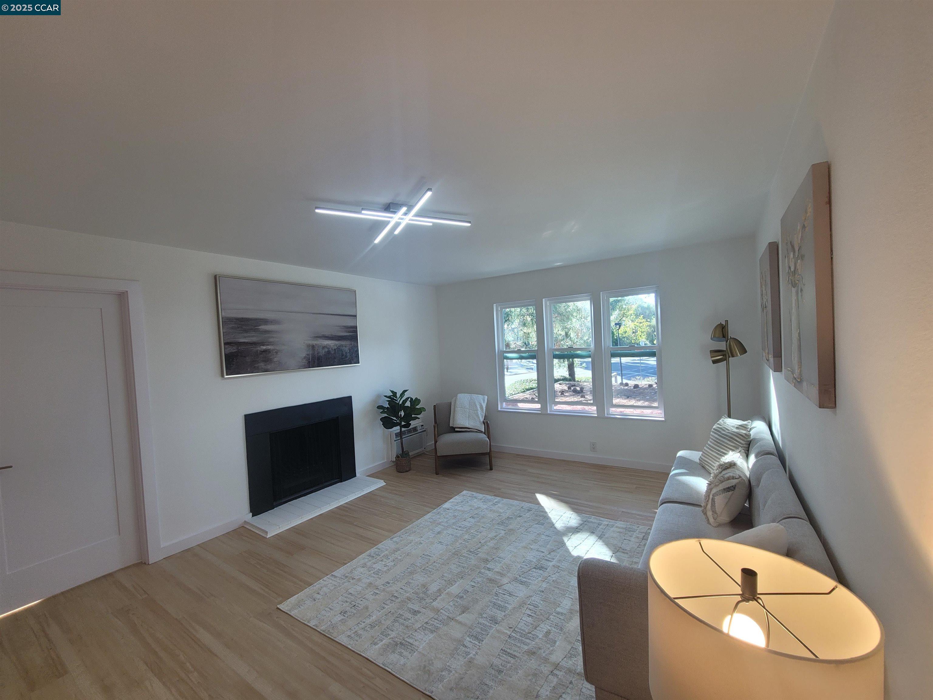 375 Camelback Rd # 23