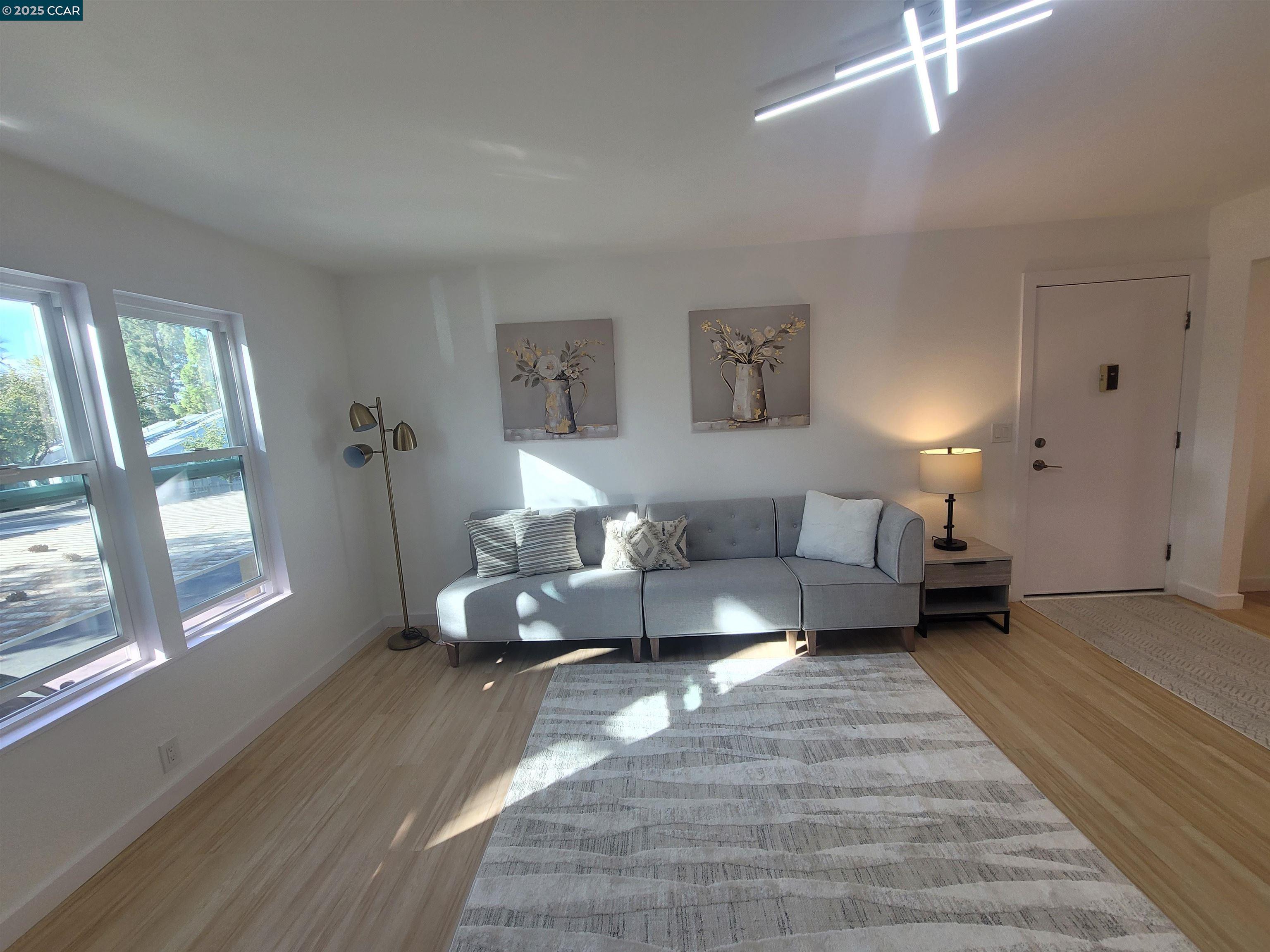 375 Camelback Rd # 23