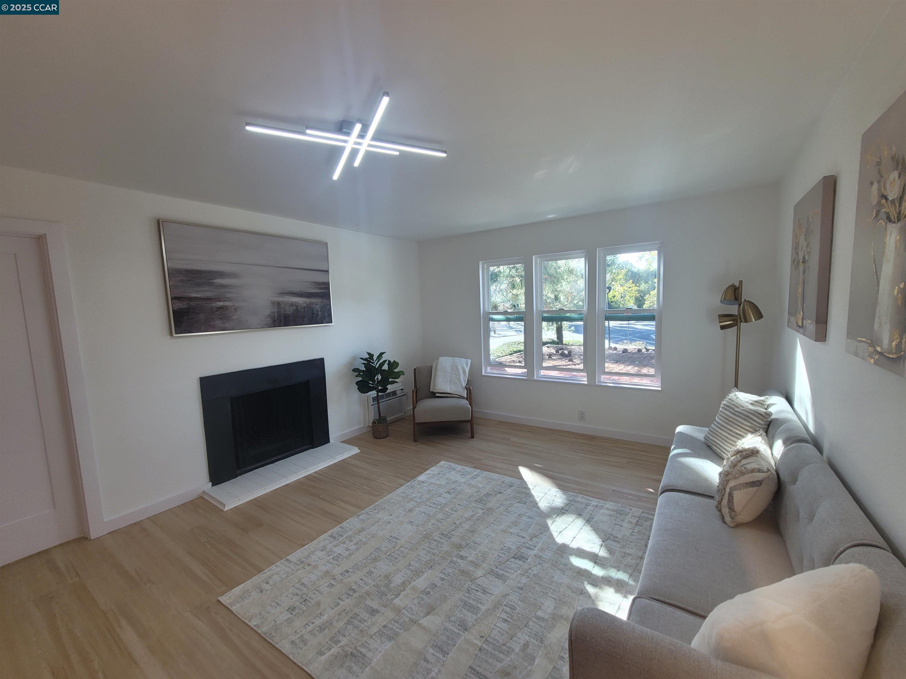 375 Camelback Rd # 23