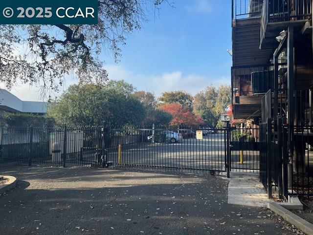 1975 Bonifacio St # 5