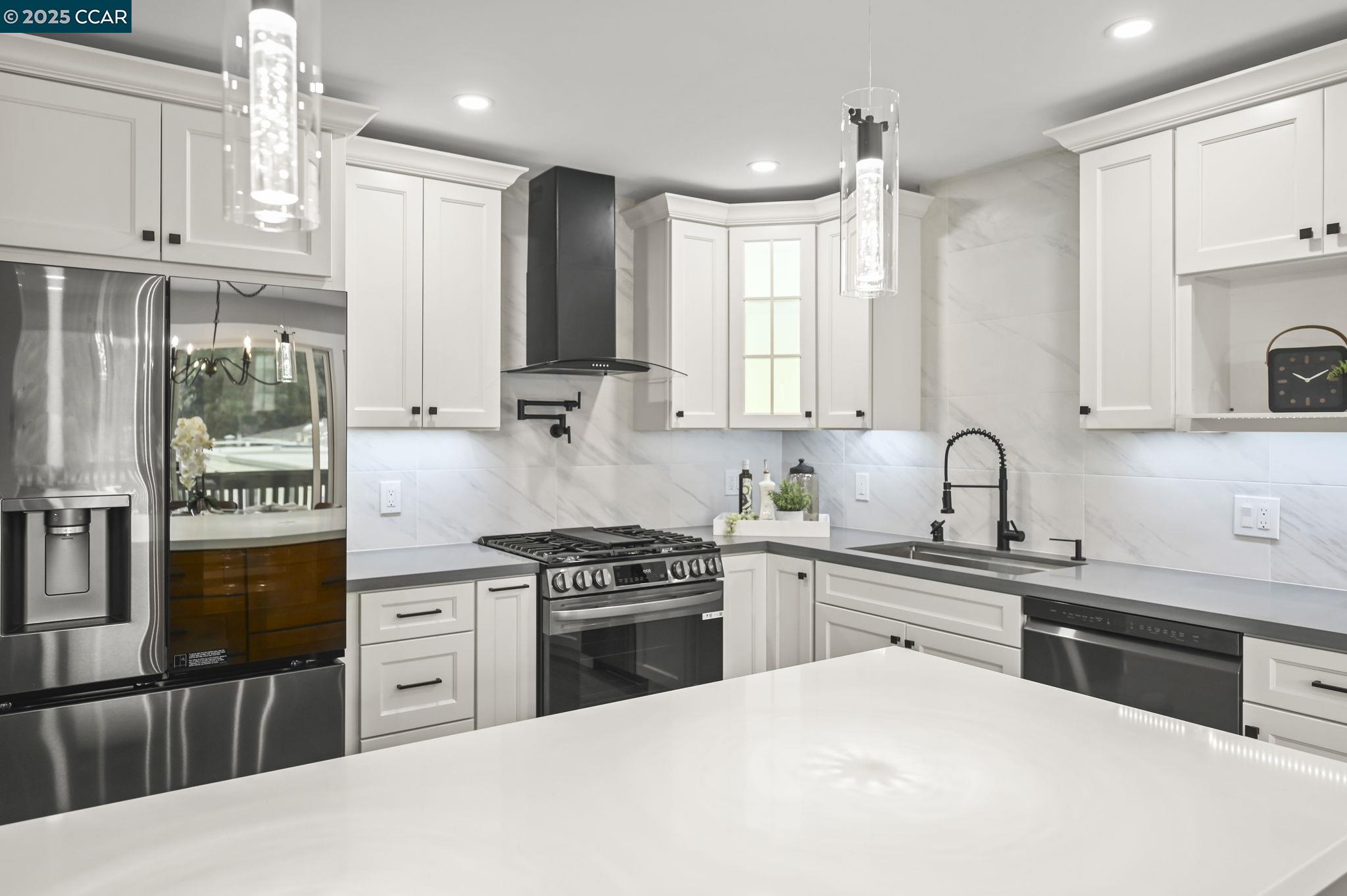 1131 Oakmont Drive # 6