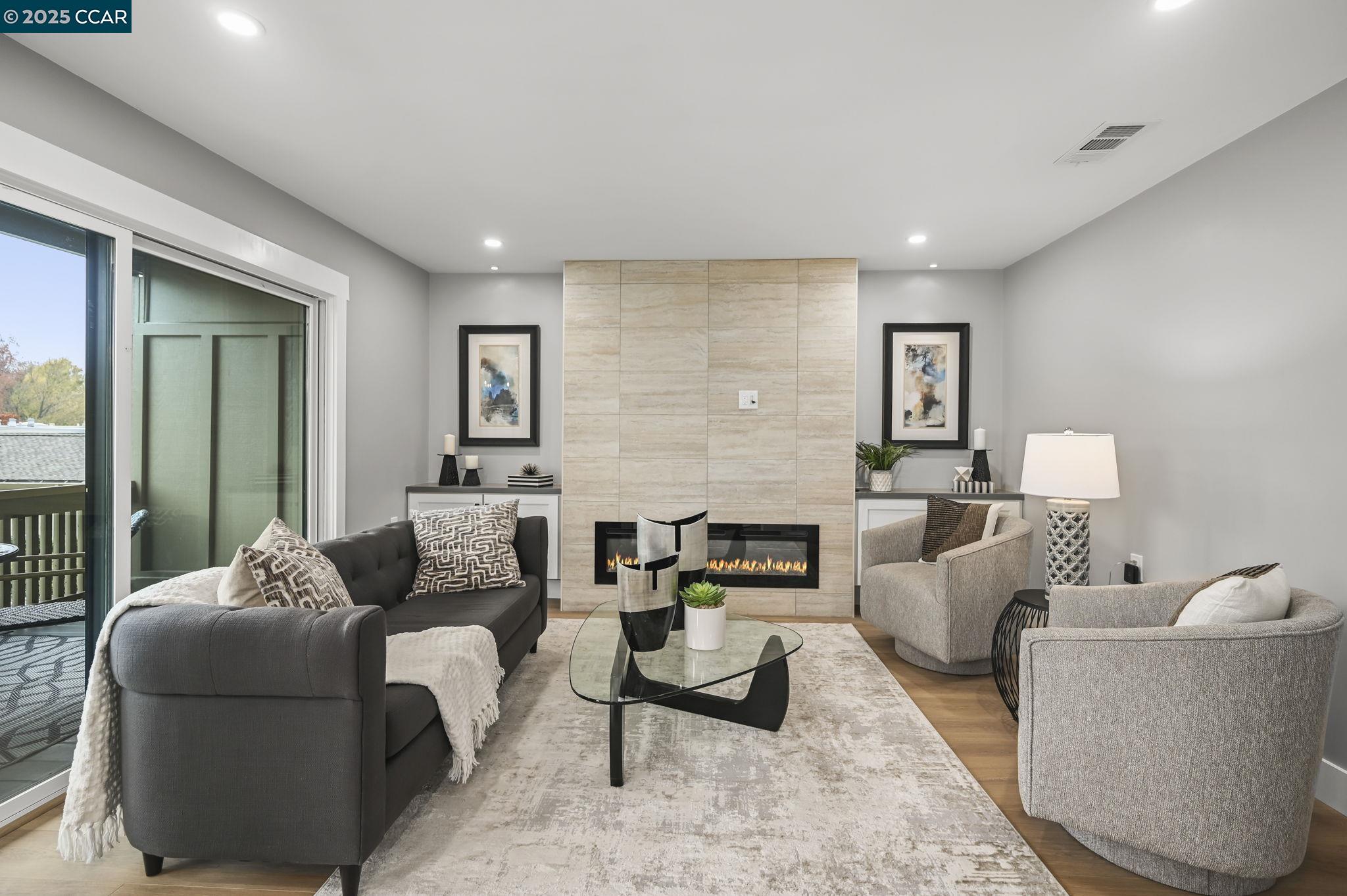 1131 Oakmont Drive # 6