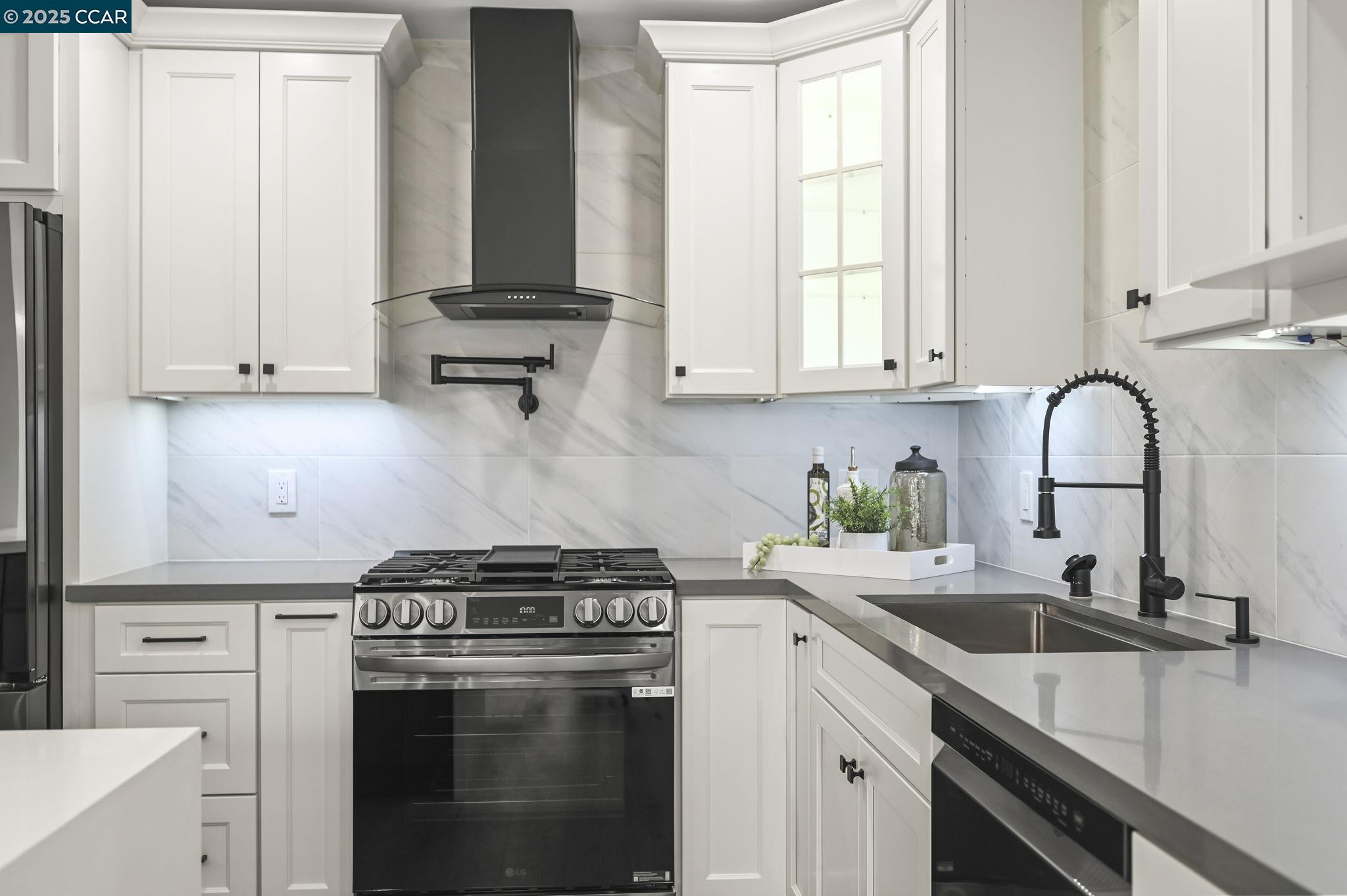 1131 Oakmont Drive # 6