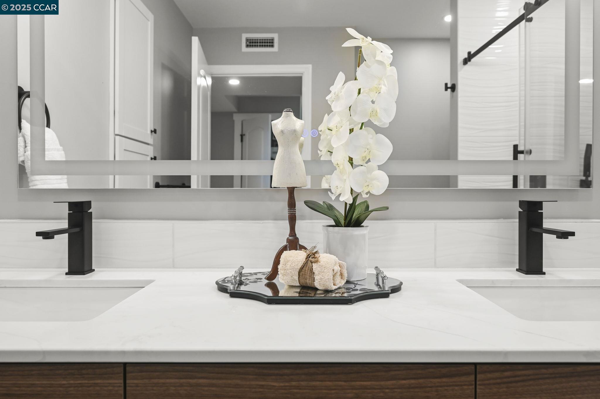 1131 Oakmont Drive # 6