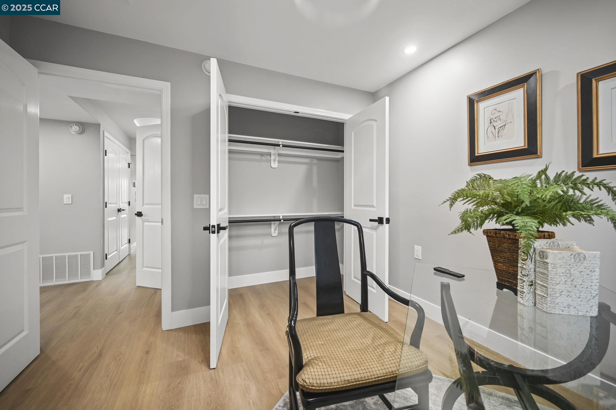 1131 Oakmont Drive # 6