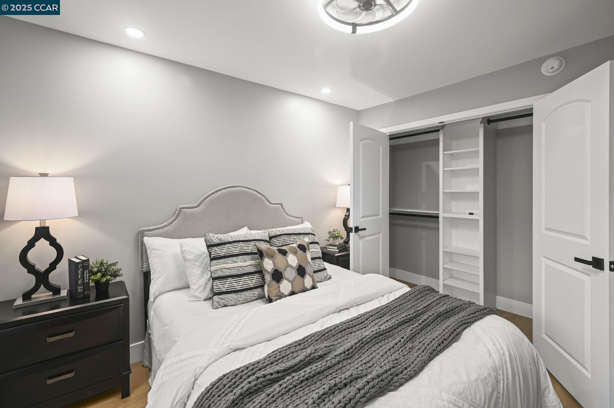 1131 Oakmont Drive # 6