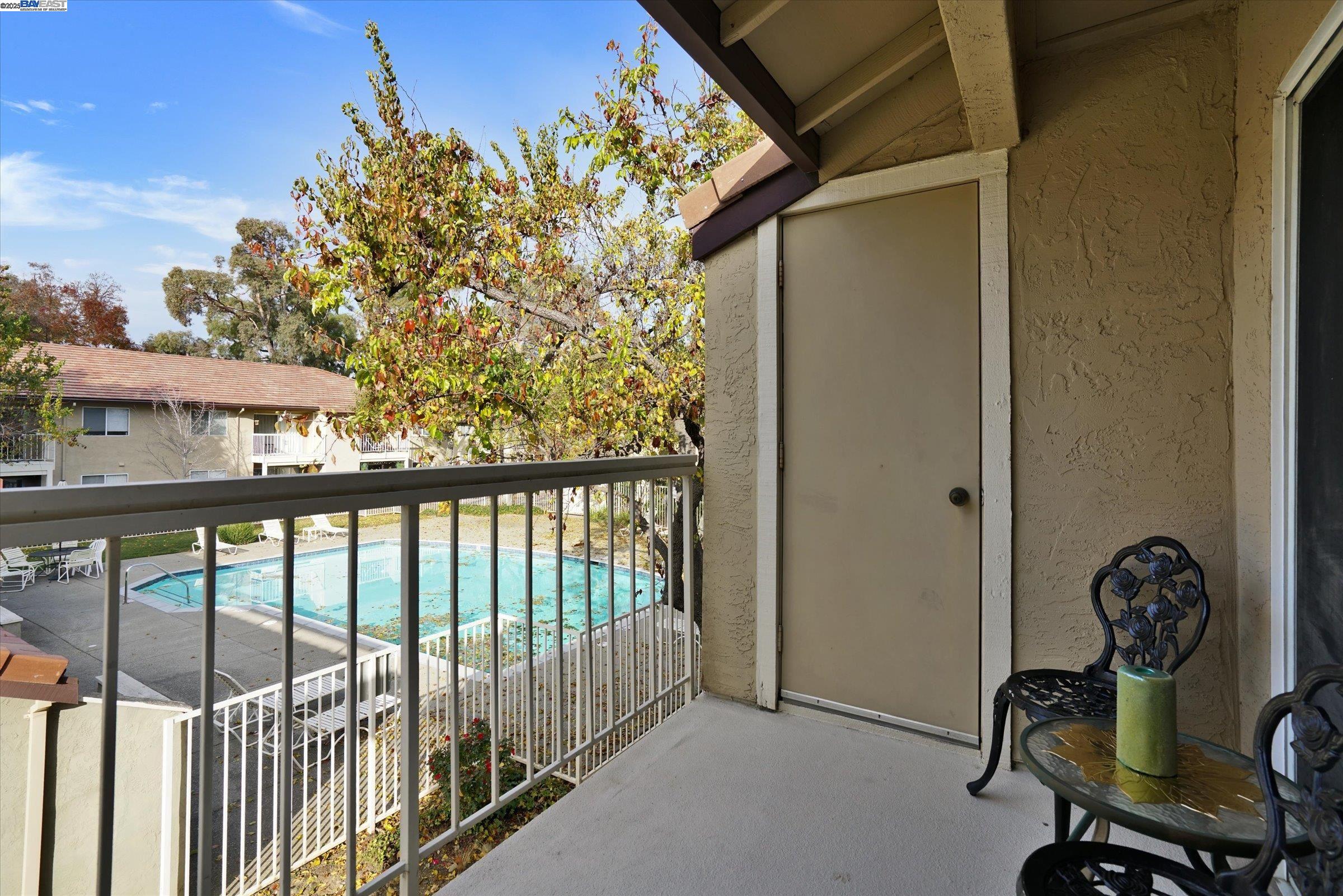 1446 Chateau Cmn # 208