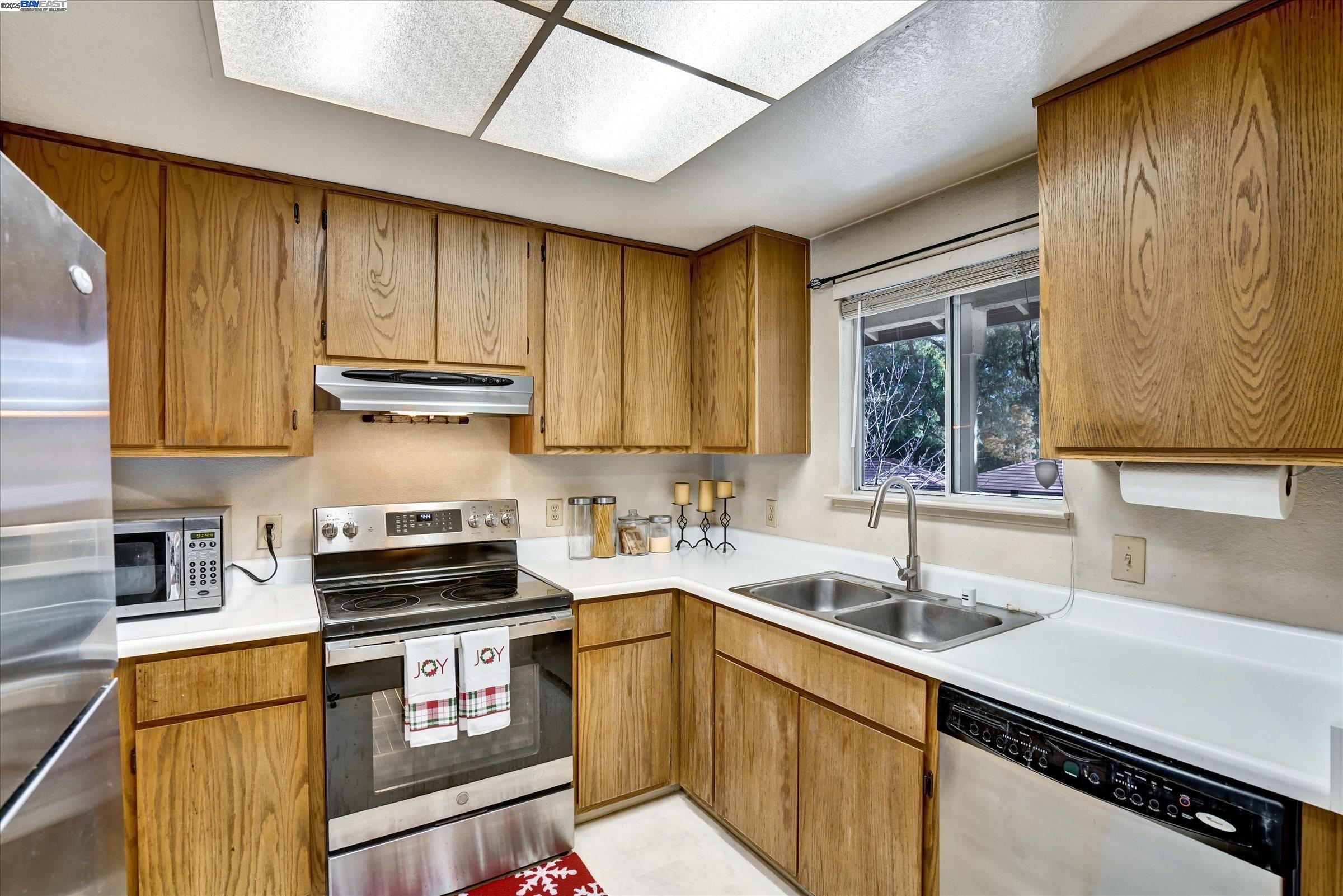 1446 Chateau Cmn # 208